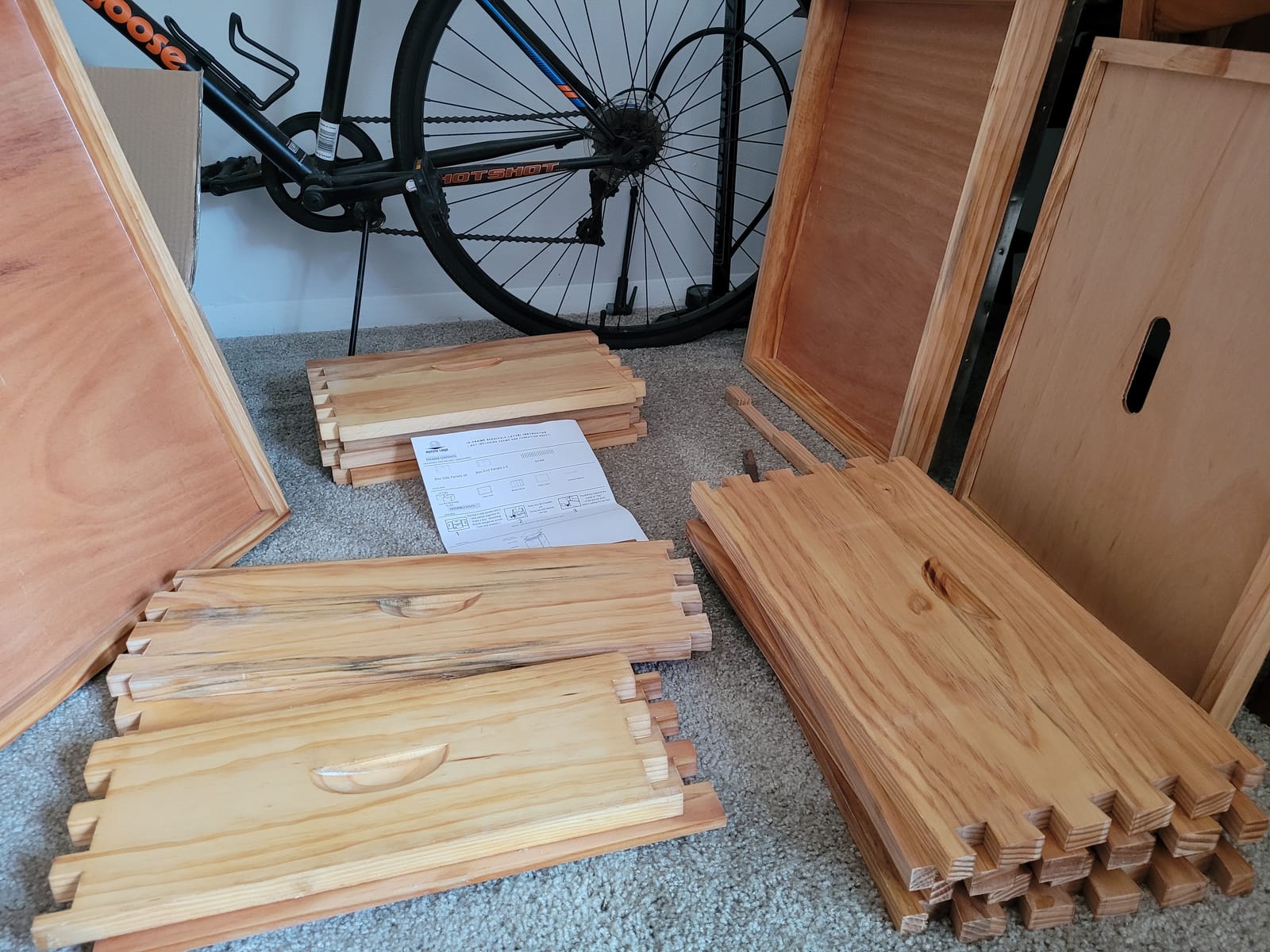 Honey Lake 10 Frame Bee Hives Boxes Starter Kit and Bee Keeping Supplies-All Beginners Kit, Bee Hive Kit with Beekeeping Tool Kit Includes Bee Smoker Beekeeper Veil Hat customer photo 2