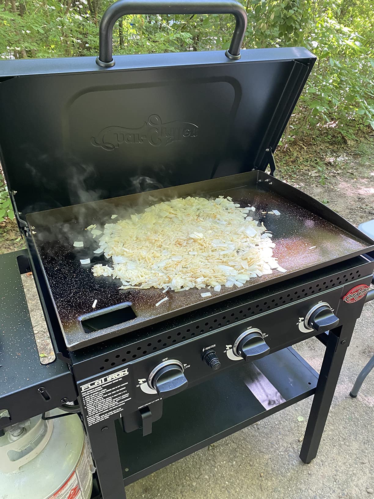 Char-Griller® Flat Iron 3-Burner Propane Gas Flat-Top Griddle with Steel Griddle Top, Hinged Lid and Wind Guards, 520 Cooking Square Inches in Black, Model 8428 customer photo 2