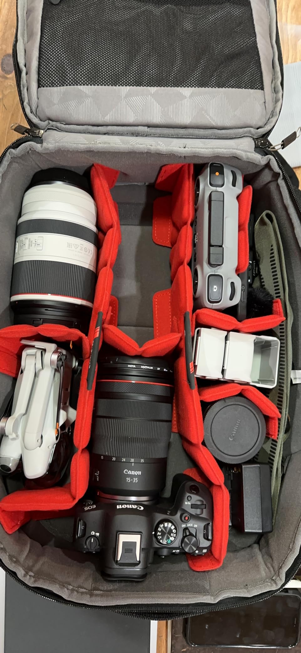 PRO Light Backloader S, Professional Camera Backpack, Top and Rear Access, Double Tripod Attachment, Padded Backpack with Interchangeable Dividers, Black customer photo 1