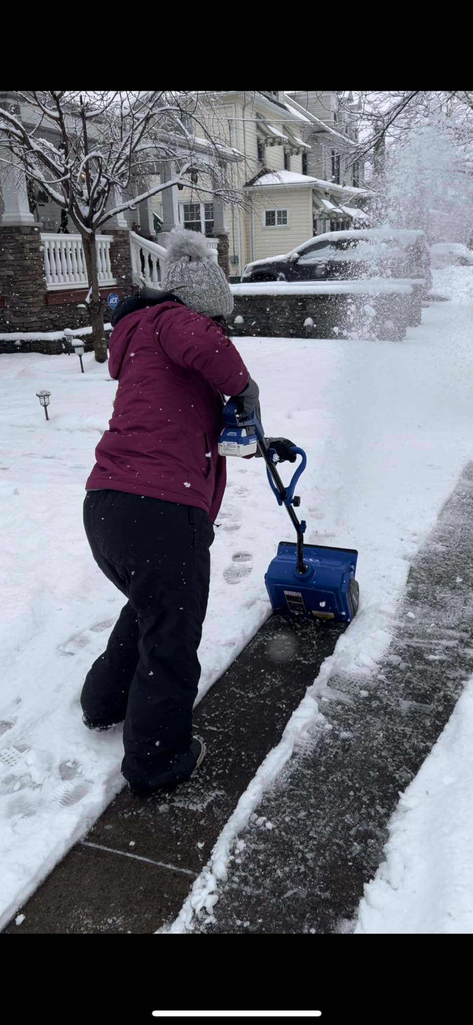 Snow Joe 24V Cordless Snow Shovel Kit with Cover and Scraper, 24V-SS13-TV1, 13 Clearing Path, 400W Motor, Heavy-Duty Snow and Ice Removal for Driveway and Walkway customer photo 2