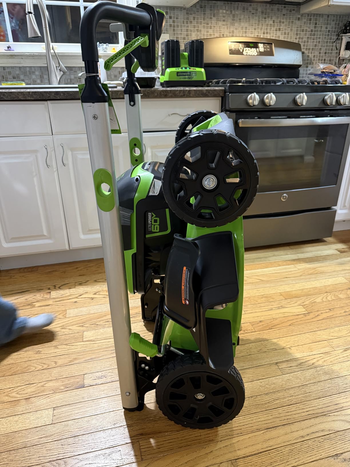Greenworks 60V 21 in Self-Propelled Lawn Mower, (2) 4.0 Ah Battery Kit customer photo 2