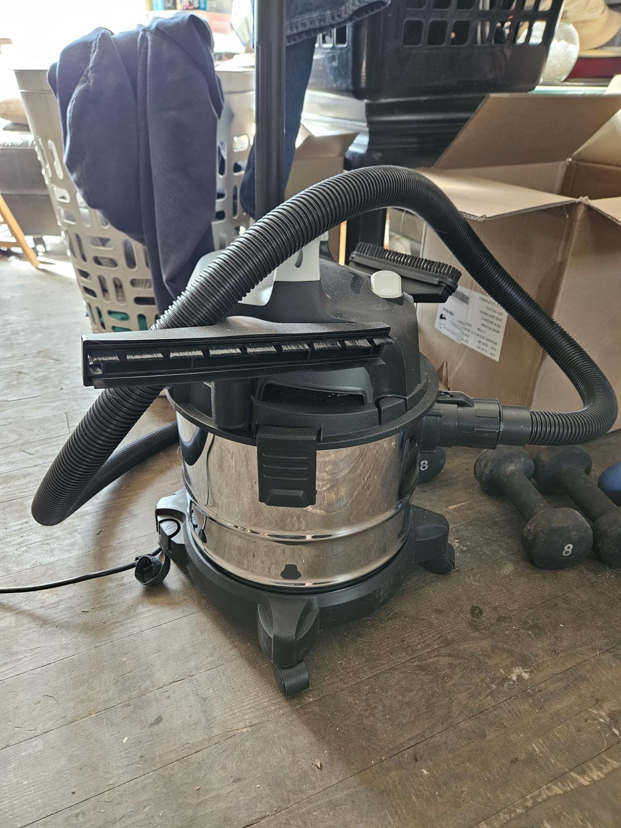 Amazon Basics Wet Dry Shop Vacuum Cleaner, 4 Gallon, 3 HP Stainless Steel customer photo 1