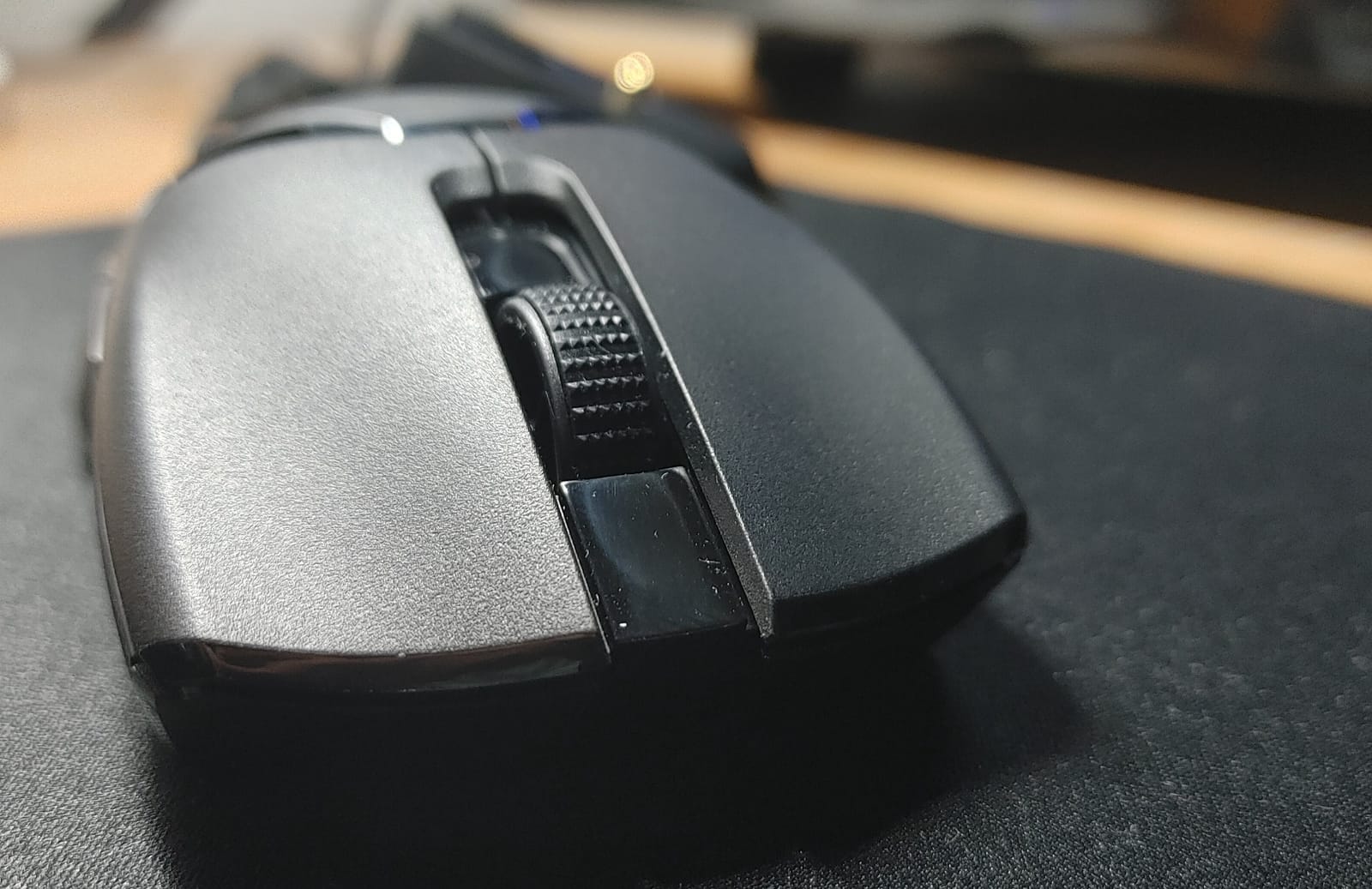 Razer Viper Ultimate Lightweight Wireless Gaming Mouse & RGB Charging Dock: Hyperspeed Wireless Technology - 20K DPI Optical Sensor - 74g Lightweight - 70 Hr Battery - Mercury White customer photo 2