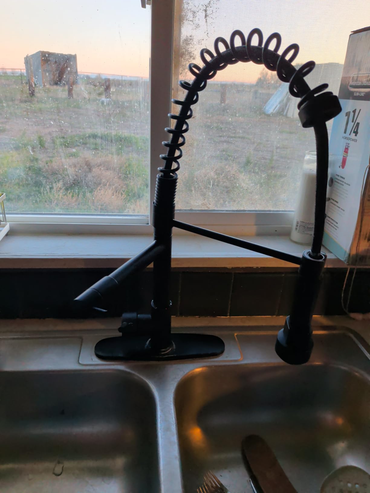 GIMILI Matte Black Touchless Kitchen Sink Faucet with Pull Down Sprayer | Motion Sensor Smart Activated Hands-Free Single Handle customer photo 1