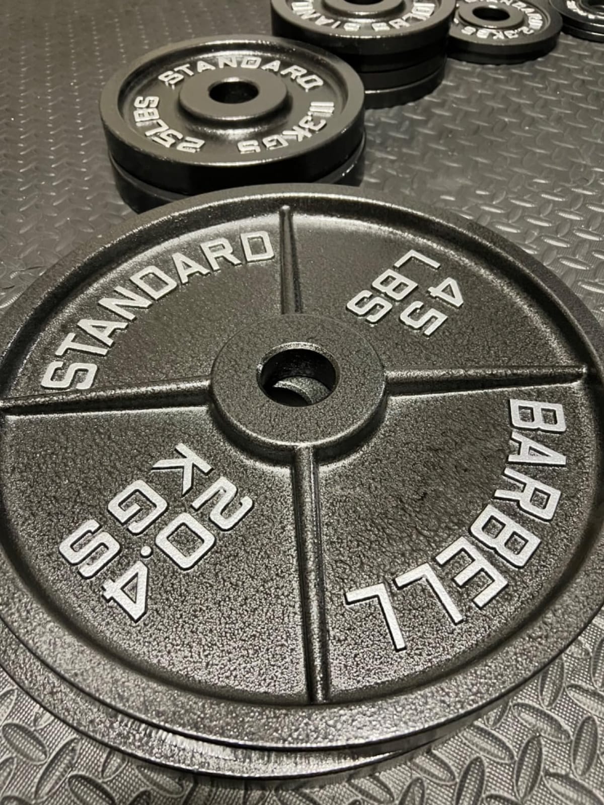 Steel Olympic Plates 265lb Set - Olympic Standard Premium Coated 2.5lb, 5lb, 10lb, 25lb, and 2x 45lb Pairs for Weight Lifting Powerlifting customer photo 1