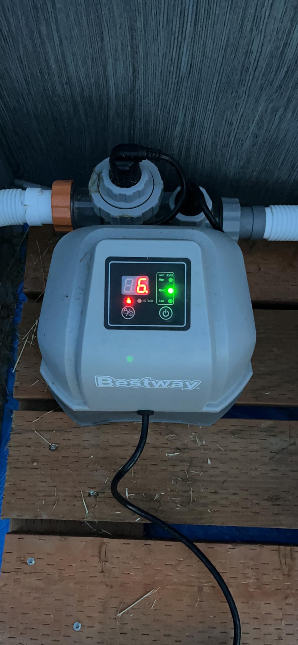 Bestway Flowclear Hydrogenic 6 G/H Digital Self Cleaning Saltwater Chlorinator with Adapters and pH Test Strips for Above Ground Swimming Pool customer photo 1