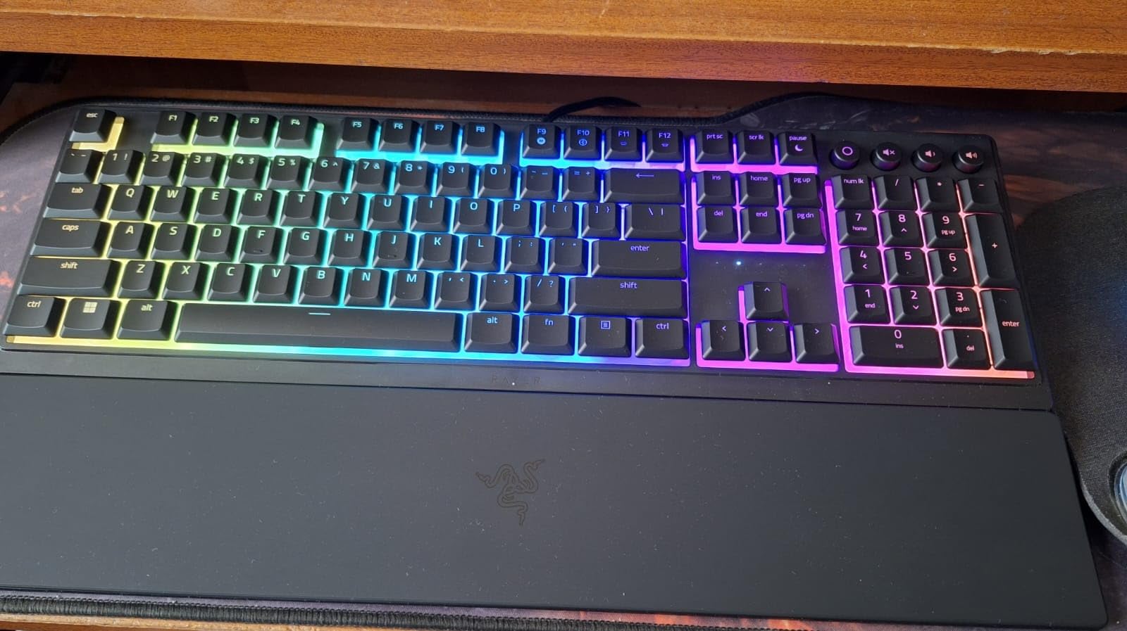 Razer Ornata V3 Gaming Keyboard, Low-Profile Keys, Black | Mecha-Membrane Switches, UV-Coated Keycaps, Backlit Media Keys, 10-Zone RGB Lighting, Snap Tap, Magnetic Wrist Wrest customer photo 1