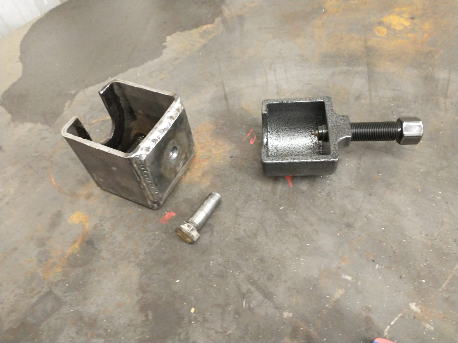 Tiger Tool Intermediate Pitman Arm Puller for Medium Duty Trucks, School Busses, & More Vehicles, Intermediate Pitman Arm Puller for Class 3-5 Trucks and Equipment, 10388 customer photo 1