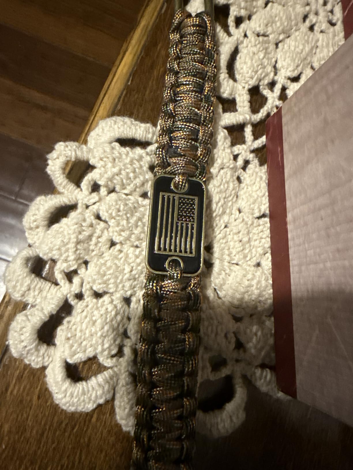 VAYOBOO Paracord Bracelet - Tactical Survival Bracelet for Men with Bronze USA Flag - 3 Adjustable Sizes - Green Camo, L customer photo 2
