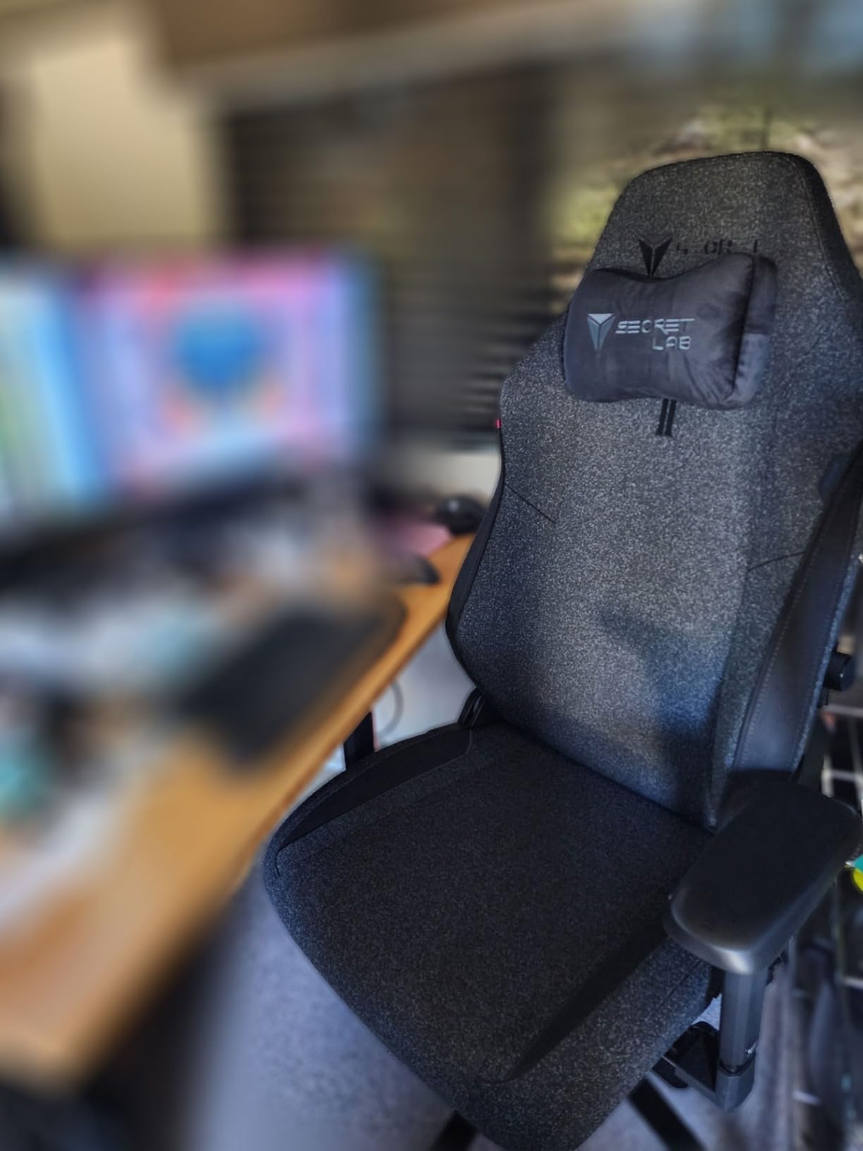 Secretlab Titan Evo Black3 Gaming Chair - Regular, Fabric, Black, Ergonomic | Lumbar Support, High Back, Reclining, Magnetic Head Pillow, Standard (285 lbs), 4D Armrests, Height Adjustable, Basic customer photo 2