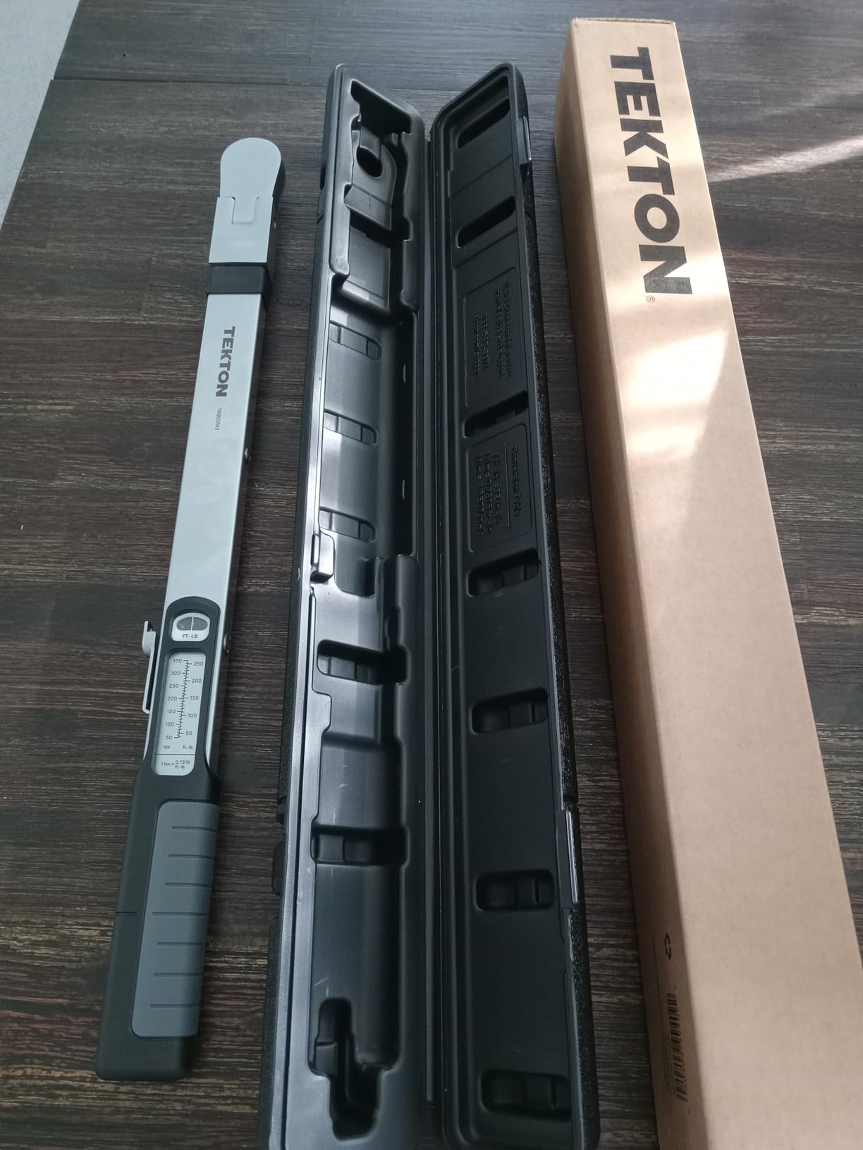 TEKTON 1/2 Inch Drive 72-Tooth Split Beam Torque Wrench (40-250 ft.-lb.) TRQ62203 customer photo 1