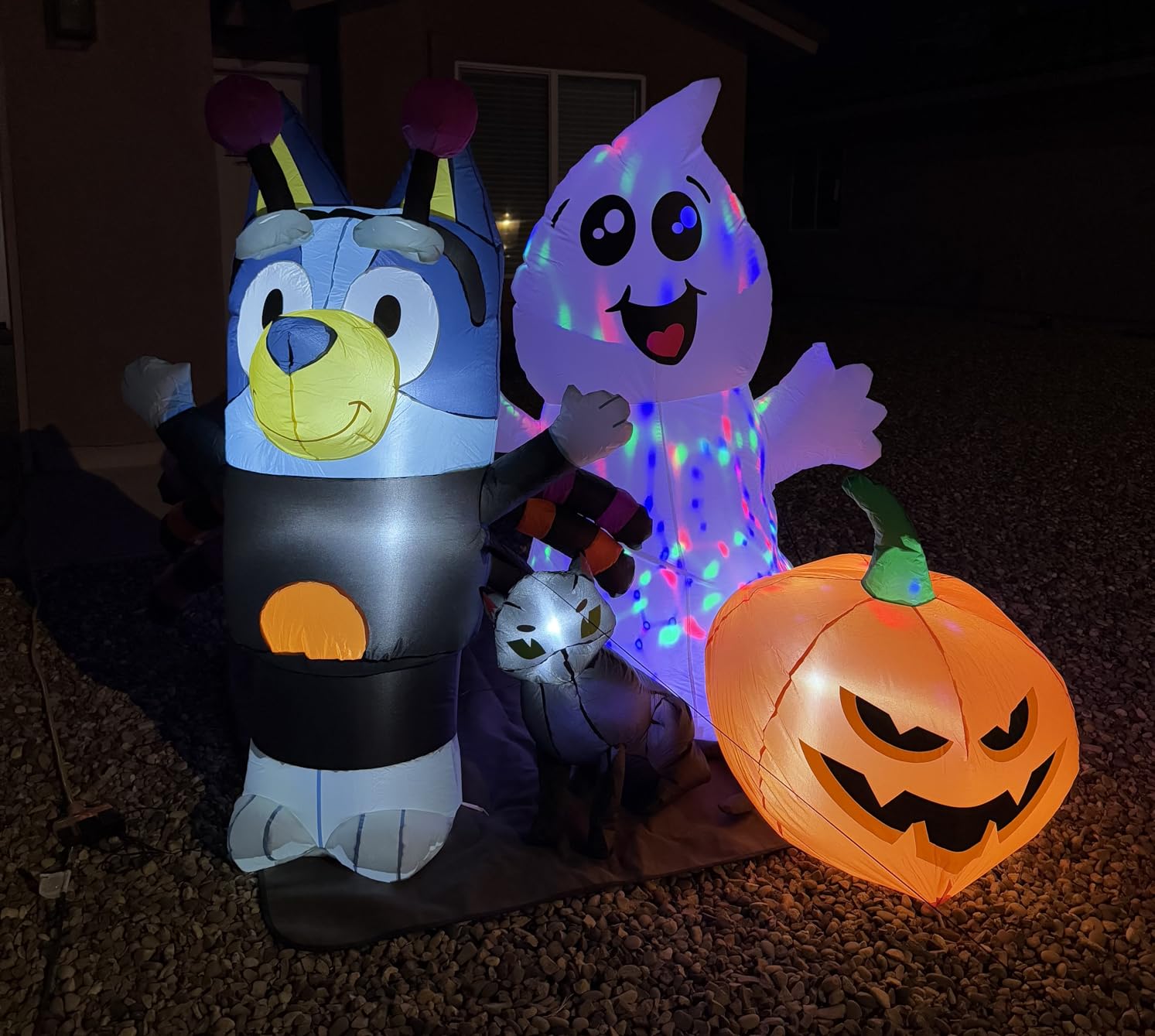 COMIN Halloween Inflatable 5FT Ghost with Black Cat and Pumpkin, Built-in LEDs Blow Up Yard Decoration for Party Outdoor Yard Garden Lawn customer photo 2