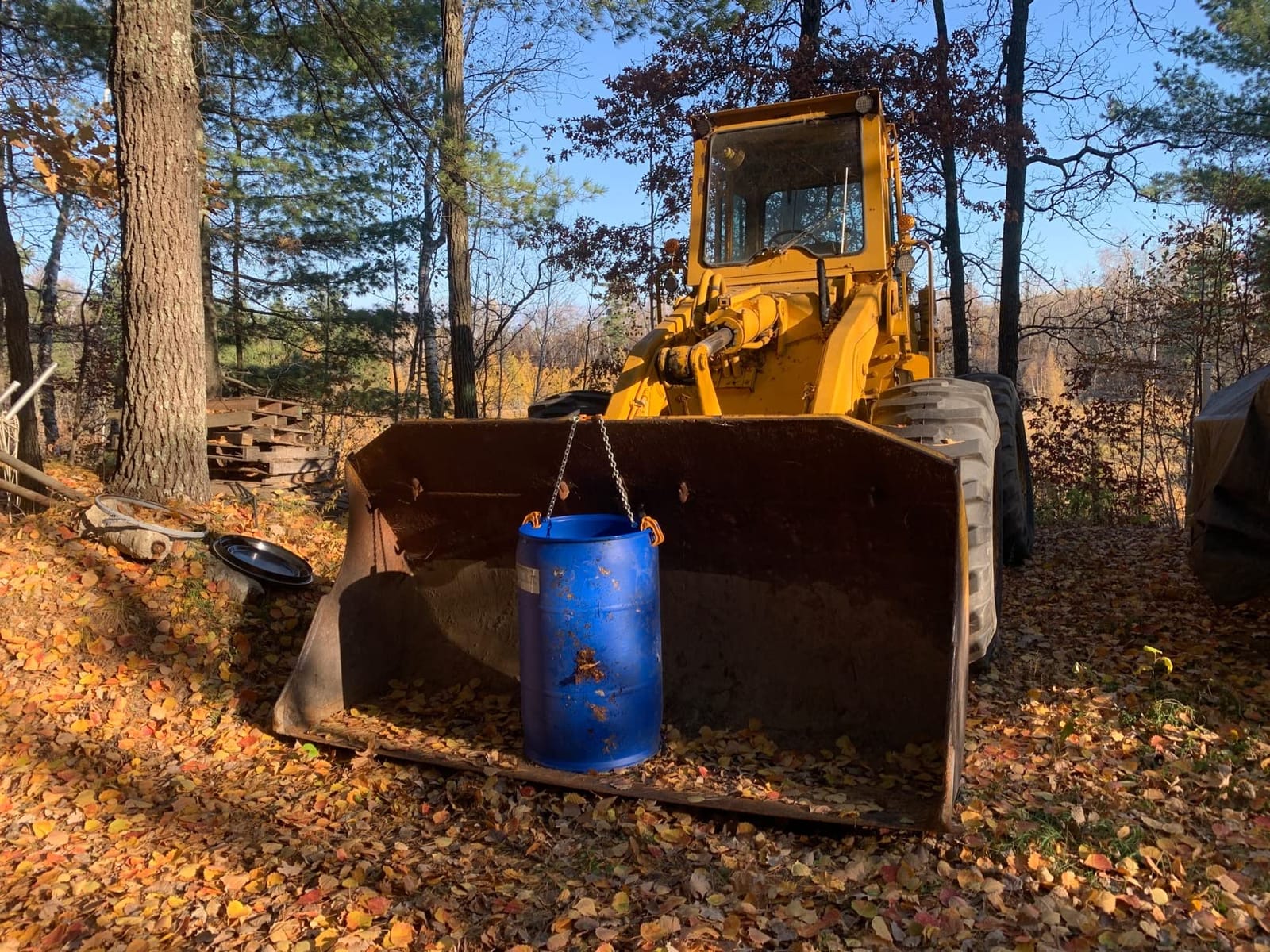 55 Gallon Drum Lift, 2000 lb Chain Drum Lifter for Steel and Plastic Drums | Spring-loaded hooks fit 30 and 55 gallon steel and plastic drums. This product is protected by a US patent. customer photo 1