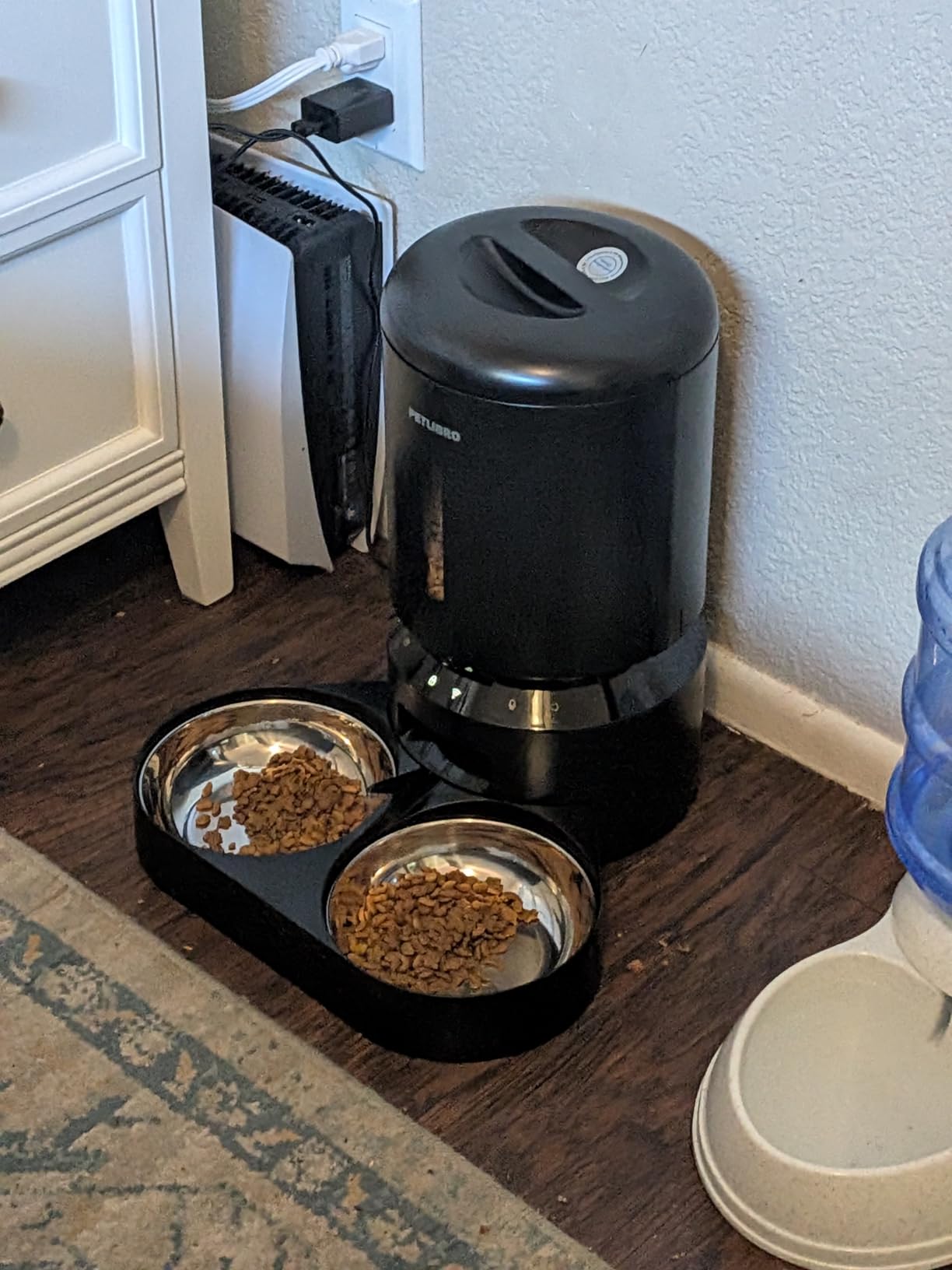 PETLIBRO Automatic Cat Feeder with Camera for Two Cats, 1080P HD Video with Night Vision, 5G WiFi Pet Feeder with 2-Way Audio for Cat & Dog, Low Food & Motion & Sound Alerts, Dual Tray, Black 5L customer photo 1