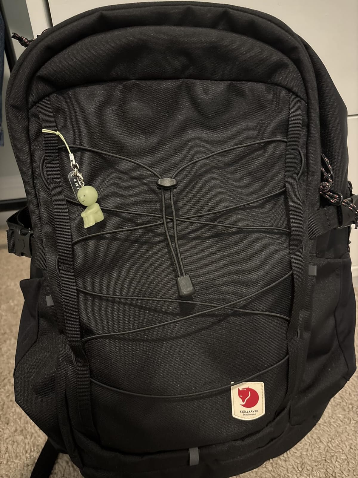 Fjällräven Skule 28 Backpack - Spacious Storage, Padded Back Panel, Breathable Design - Travel, Hiking, Black customer photo 2