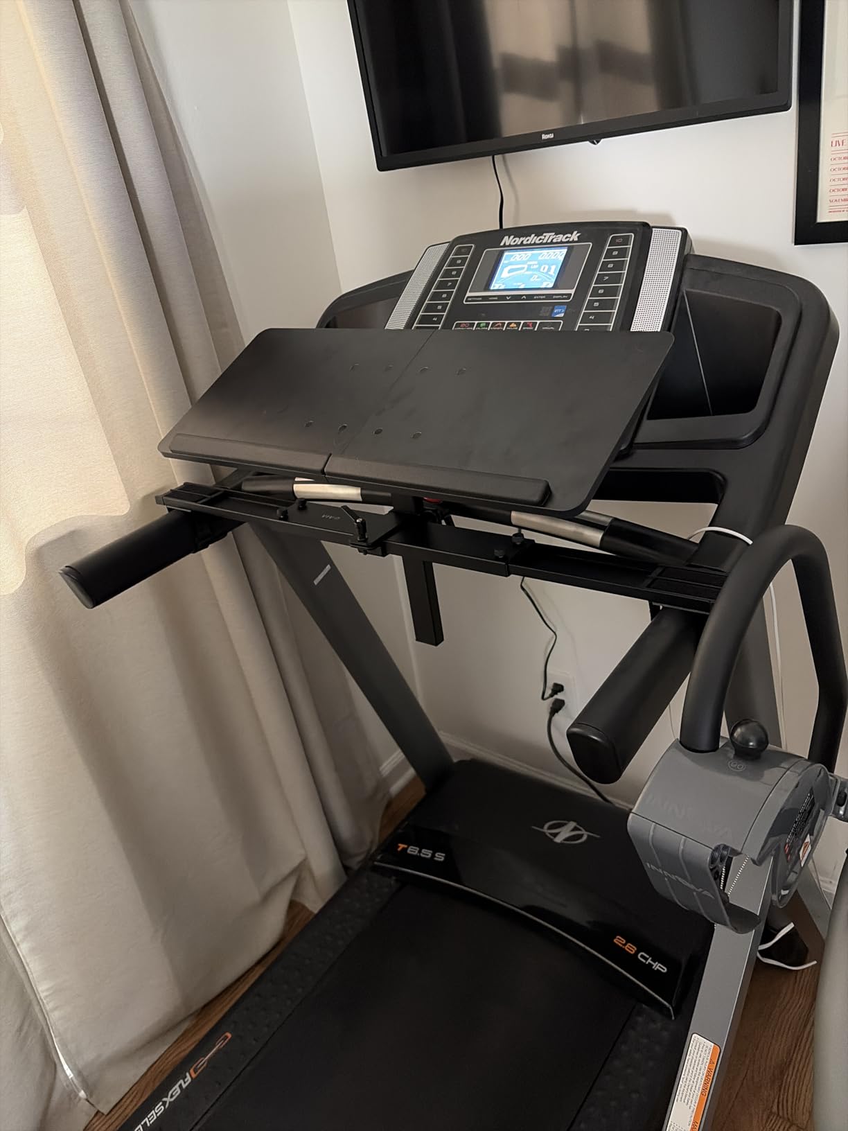 VIVO Universal Wooden Laptop Treadmill Desk, Adjustable Ergonomic Notebook Mount Stand for Treadmills, Includes Mouse Pad and Wrist Support, Stand-TDML4 customer photo 2