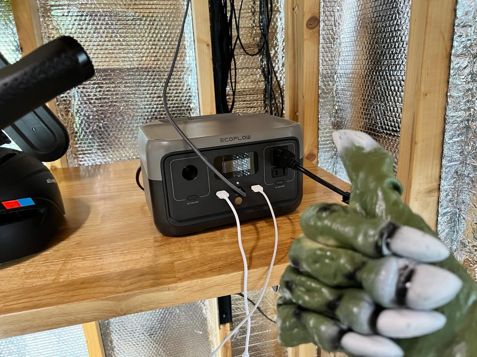 EF ECOFLOW Portable Power Station RIVER 2, 256Wh 300W | 1 Hr Fast Charging, LiFePO4 Battery, Up to 600W Solar Generator customer photo 1