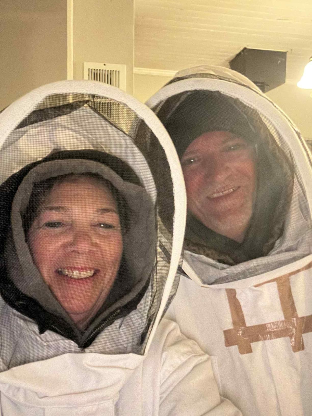 Bee Suit Beekeeper Suit with Beekeeping Gloves & Veil L customer photo 2