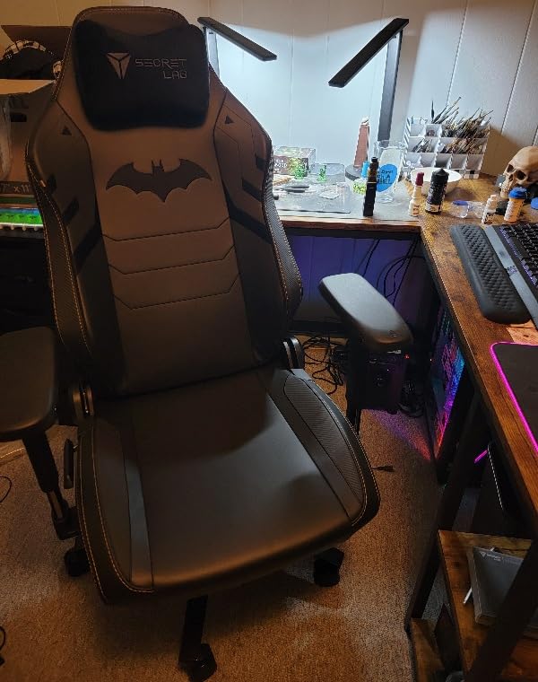 Secretlab Titan Evo Dark Knight Gaming Chair - Regular, Leatherette, Black | Ergonomic, Lumbar Support, High Back, Reclining, Magnetic Head Pillow, Standard (285 lbs), 4D Armrests, Height Adjustable customer photo 1