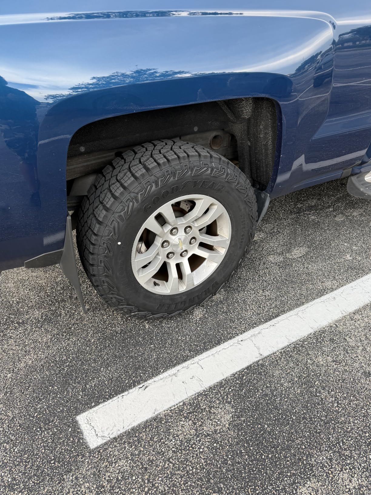 Goodyear 275/70R18 115Q C GOODYEAR WRANGLER TERRITORY MT BW customer photo 1