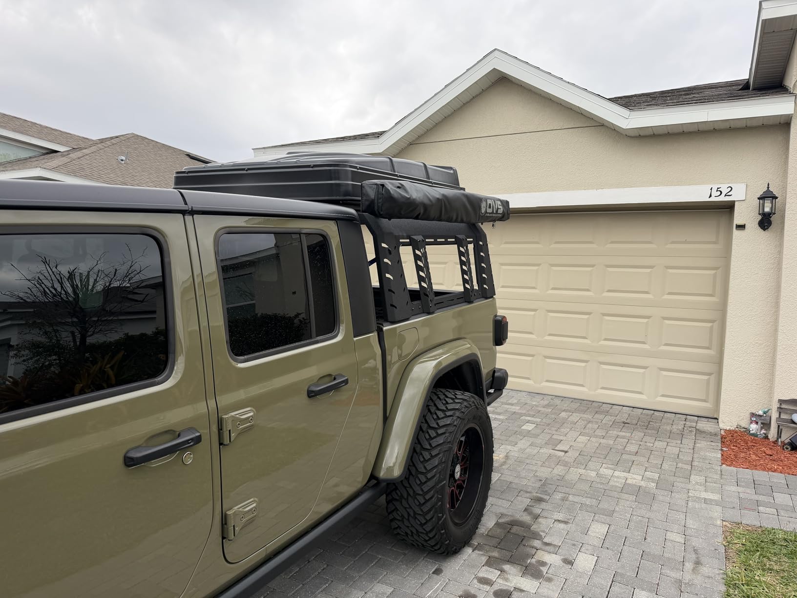 Overland Vehicle Systems 19689909 HD Nomadic 270 LTE Awning Passenger Side | 65 Sq Ft of Coverage | Dark Gray Fabric with Travel Cover Included | Twist and Lock Technology | Weather-Resistant customer photo 2