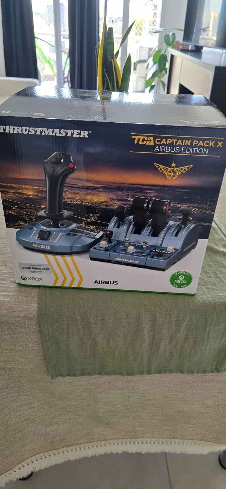 Thrustmaster TCA Captain Pack X Airbus Sidestick & Throttle - XBOX & PC | A320 1:1 replica, 14 remappable buttons, thrust reverser, twist rudder, 31 mappable quadrant buttons, 4 axes, for MSFS customer photo 2