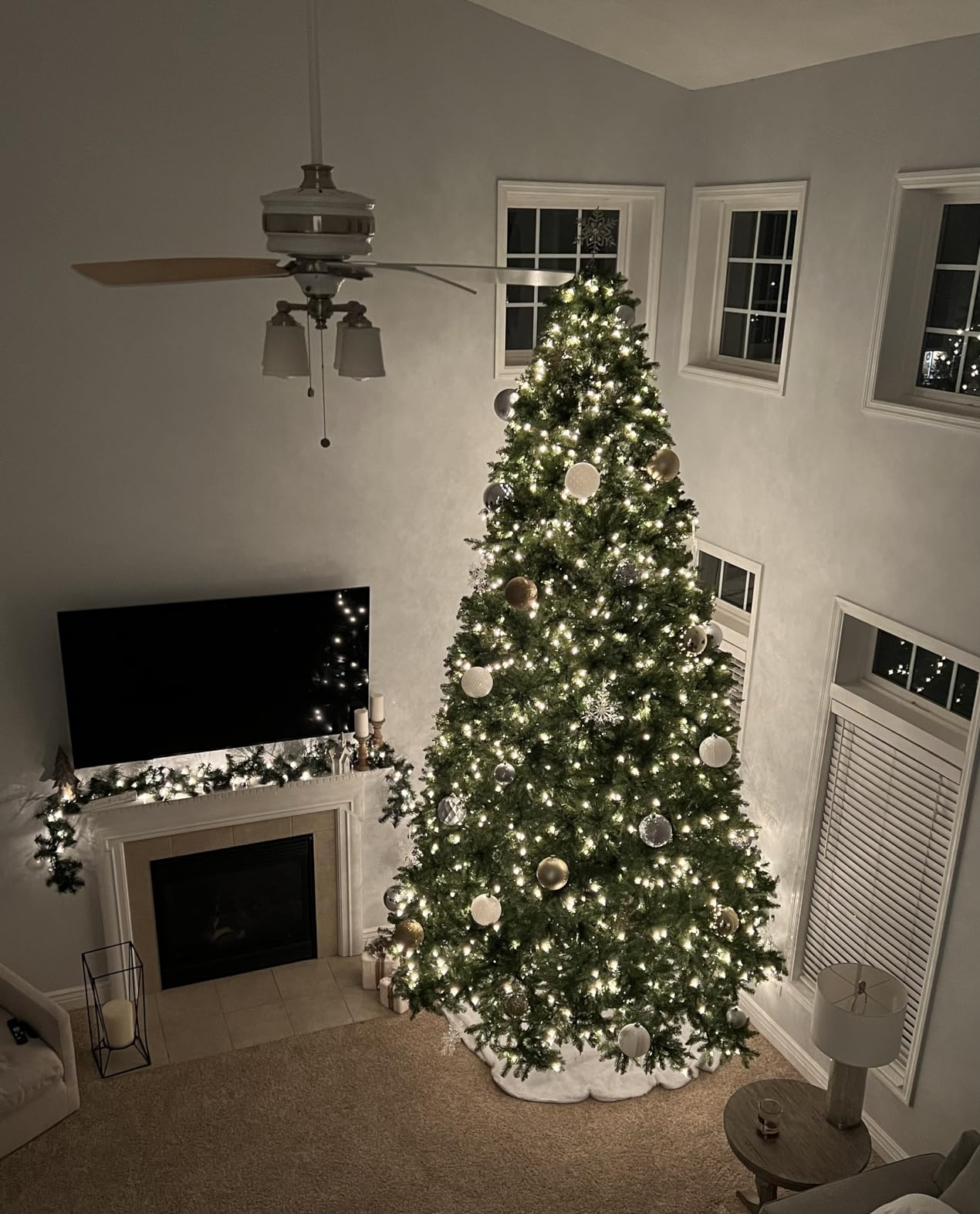 Pre-Lit Full Northern Pine Commercial Artificial Christmas Tree - 16' - Clear Lights customer photo 1