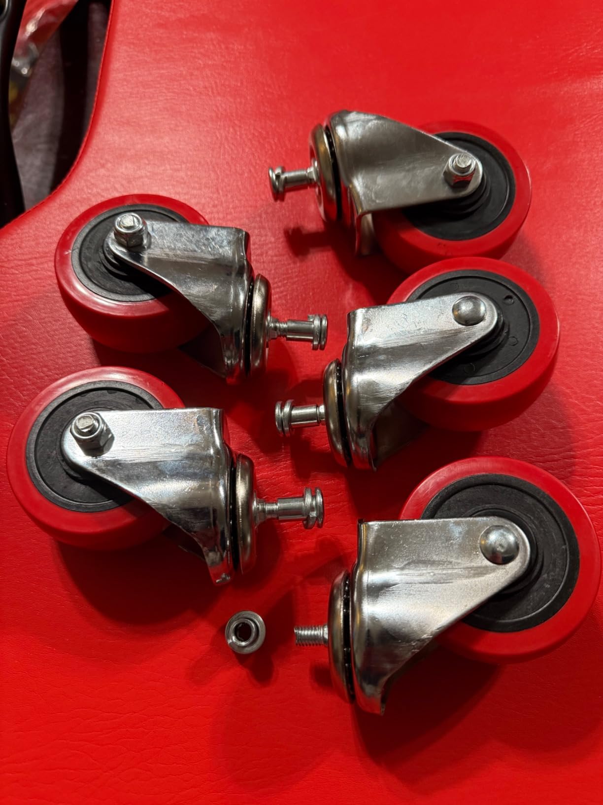BESTOOL Mechanic's Creeper, 44inch Garage Creeper, 6 Sturdy Casters, Metal Frame Floor Creeper, 450LBS Capacity, Low Profile Design, Headrest,Red customer photo 2