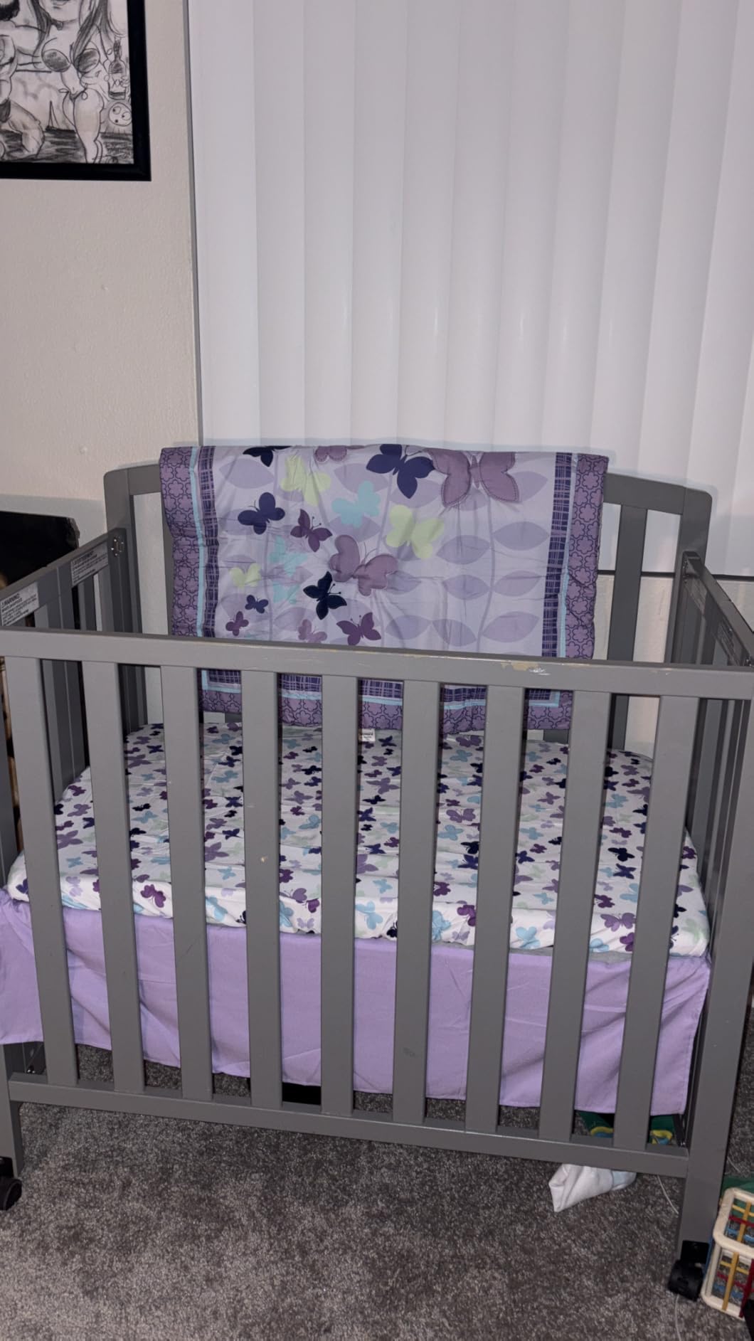 Davinci Dylan Folding Portable 3-in-1 Convertible Mini Crib in Chestnut, Greenguard Gold Certified | GREENGUARD Gold Certified - Folding Baby Crib With Wheels, 4 Adjustable Mattress Heights, Conversion Kit Sold Separately customer photo 1