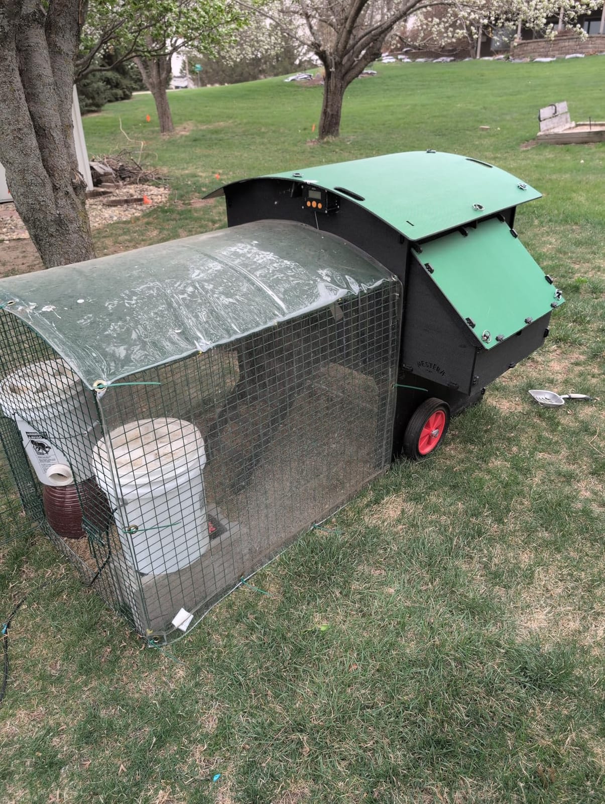 Plastic Chicken Coop 25yr Lifespan - Large Penthouse Chicken Coop for 8 Chickens Or 15 Bantams | 2 Rounded Perches for Chickens & Hens to Roost | Penthouse for Poultry with 2 Nesting Boxes & Ladder customer photo 2