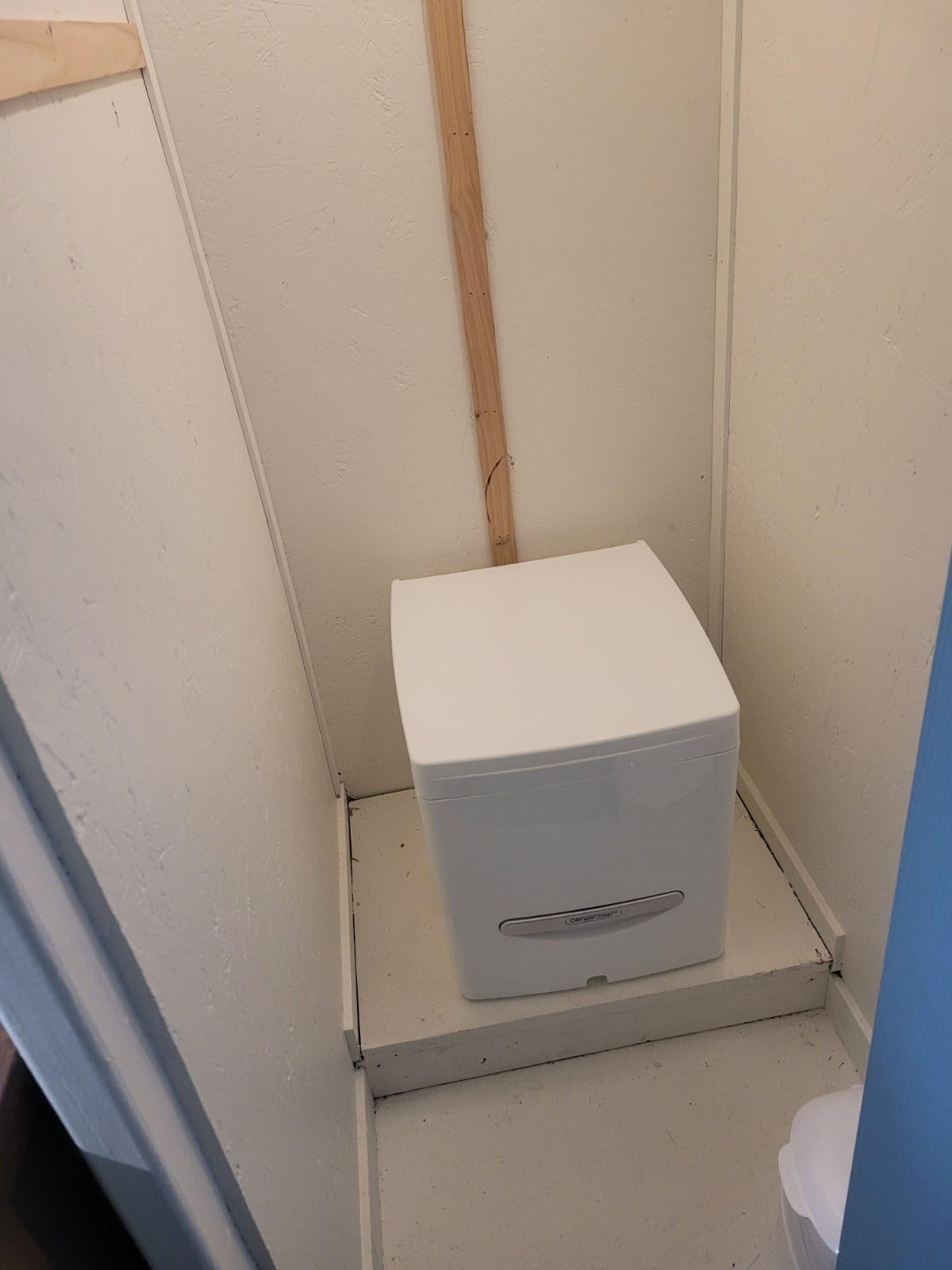 Cuddy Composting Toilet - Odorless, Waterless & Self-Contained for RVs, Vans, Boats, Tiny Homes & Off-Grid | 3.9 Gal, 12V Fan, Carbon Filter, No Chemicals, Easy Clean customer photo 1