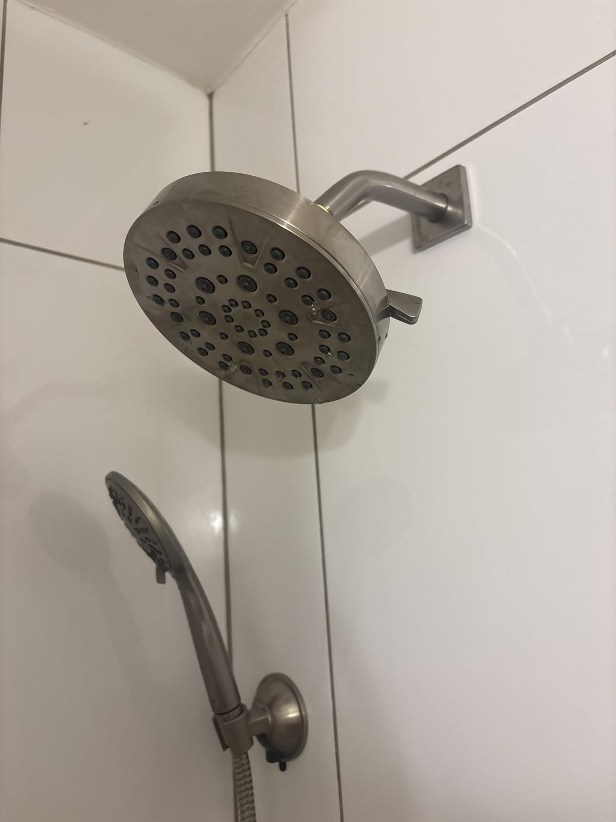 Delta 6-Setting Brushed Nickel Shower Head with High Pressure Spray, 6 Inch Round Shower Head, Showerheads, 1.75 GPM Flow Rate, Stainless 52535-SS customer photo 1