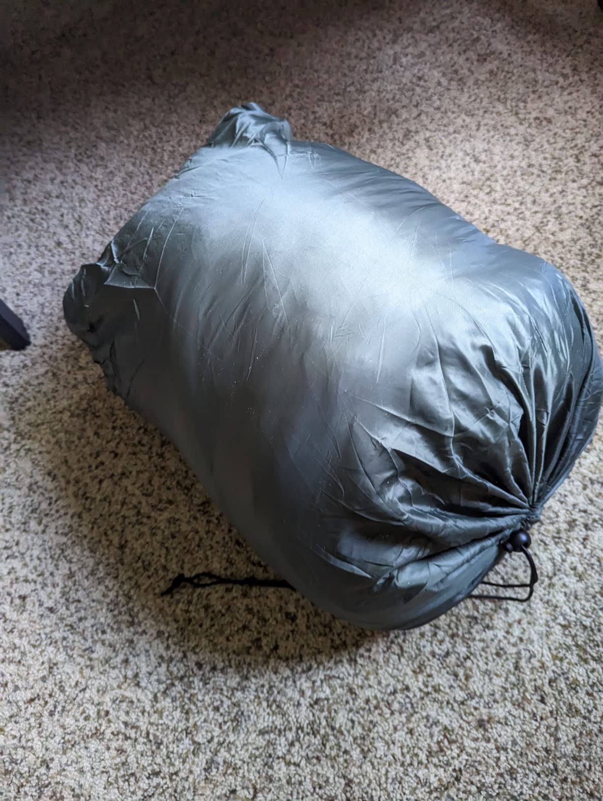 Amazon Basics 20 Degree F Cold Weather Mummy Sleeping Bag for Hiking, Outdoor Camping with No-Snag Zipper, Portable, 82