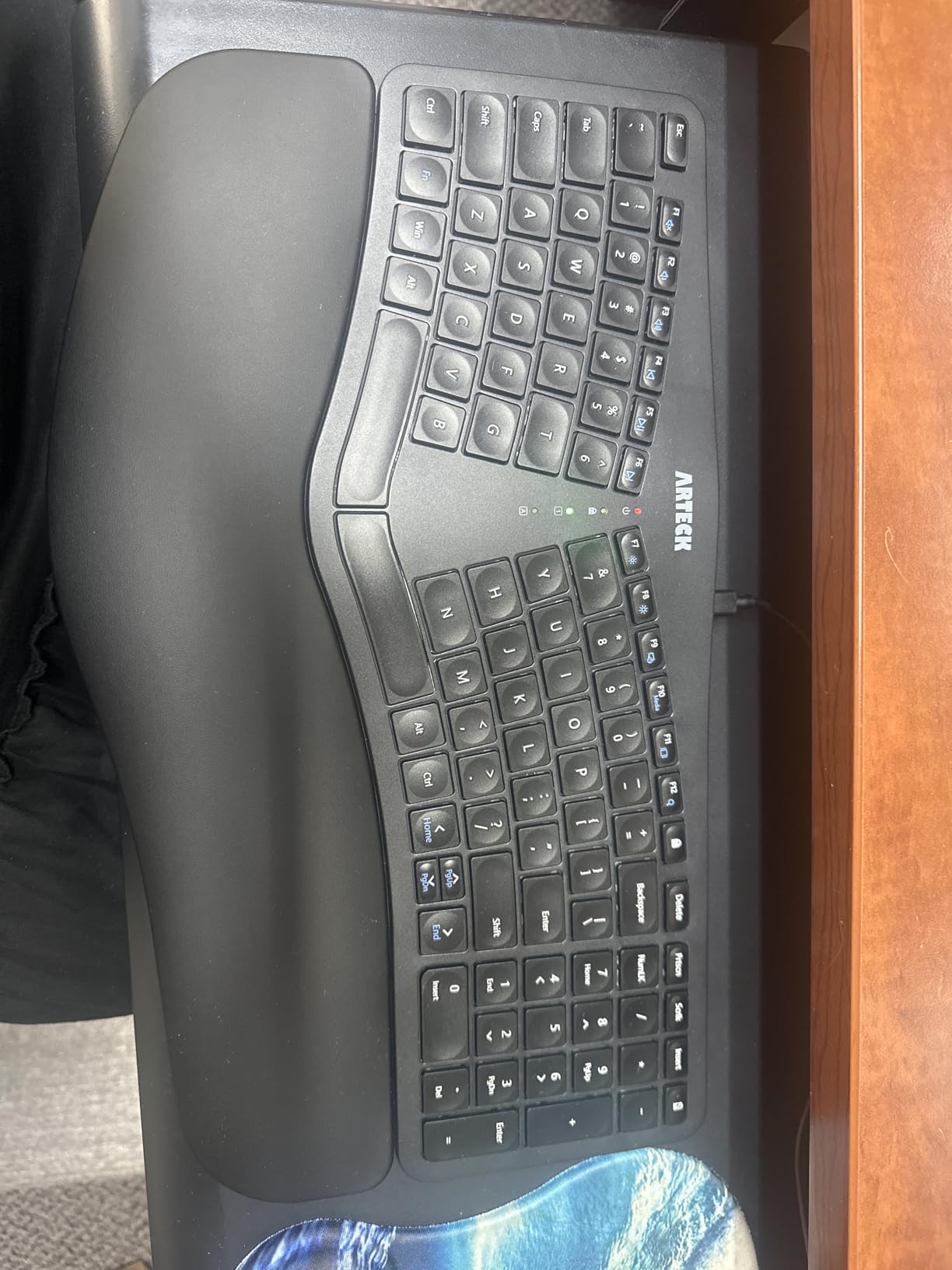 Arteck Split Ergonomic Keyboard with Palm Rest, 2.4G USB Wireless Keyboard customer photo 1