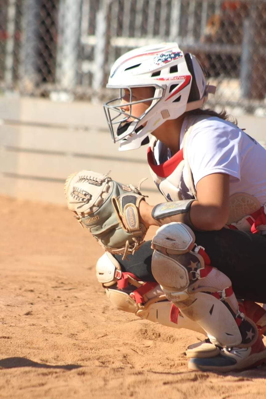 Easton | JEN SCHRO The Very Best Fastpitch Softball Catcher's Equipment | Box Set | NOCSAE Certified customer photo 2
