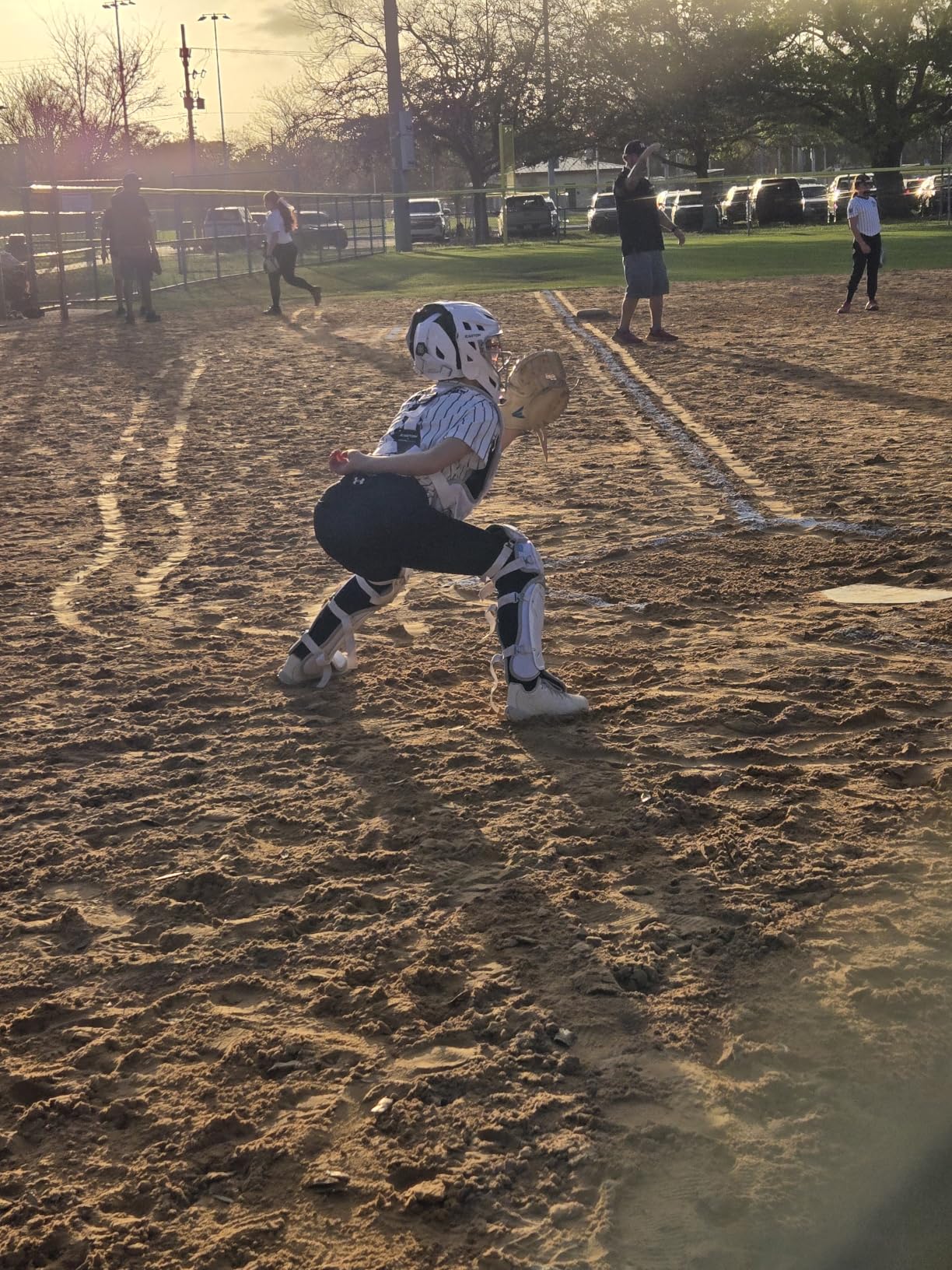 Easton | JEN SCHRO The Fundamental Fastpitch Softball Catcher's Equipment | Box Set | NOCSAE Certified | Multiple Sizes/Colors customer photo 1