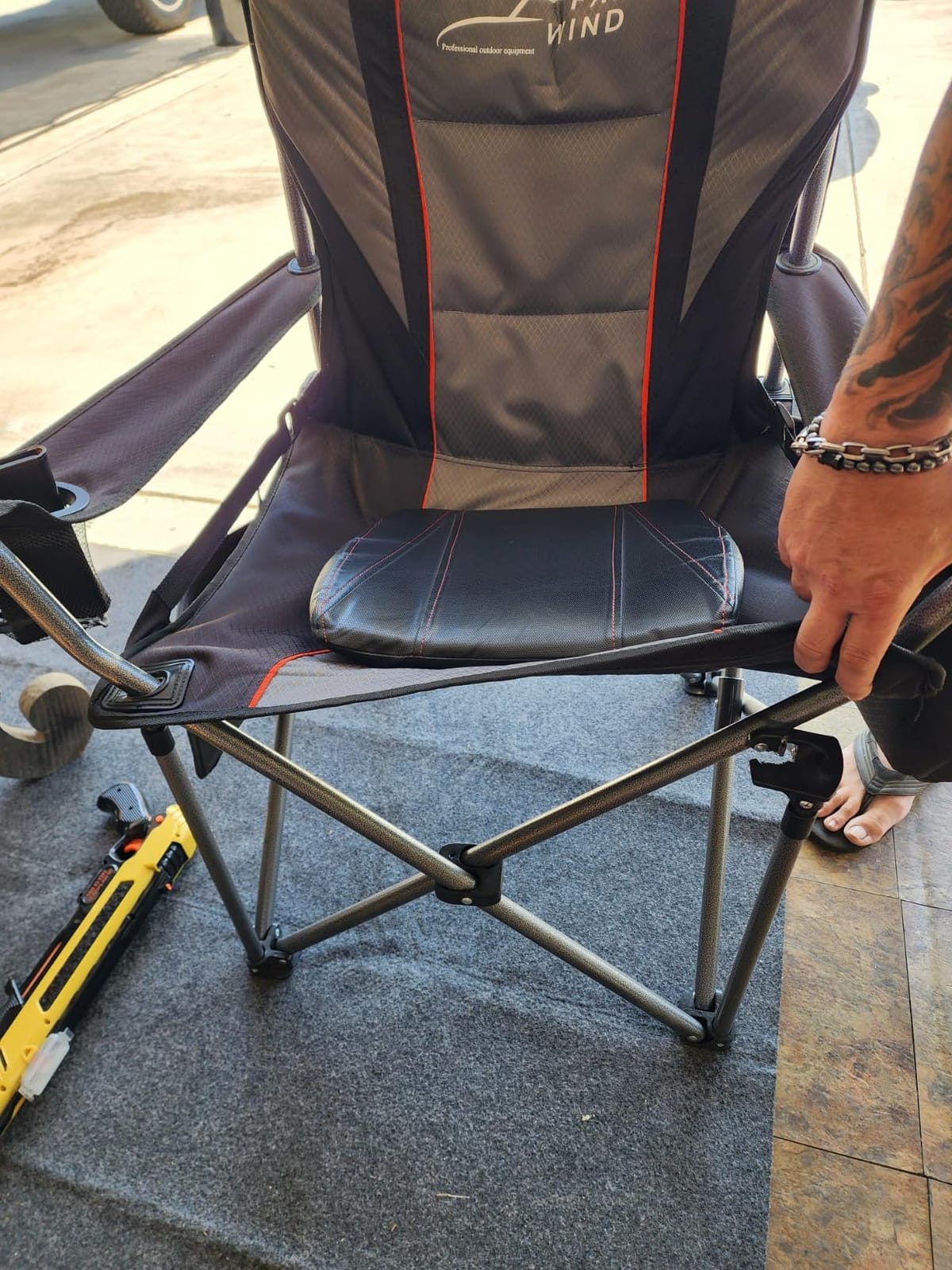 FAIR WIND Oversized Fully Padded Camping Chair with Cooler for Adults | 500LB Load, Roomy 25.2