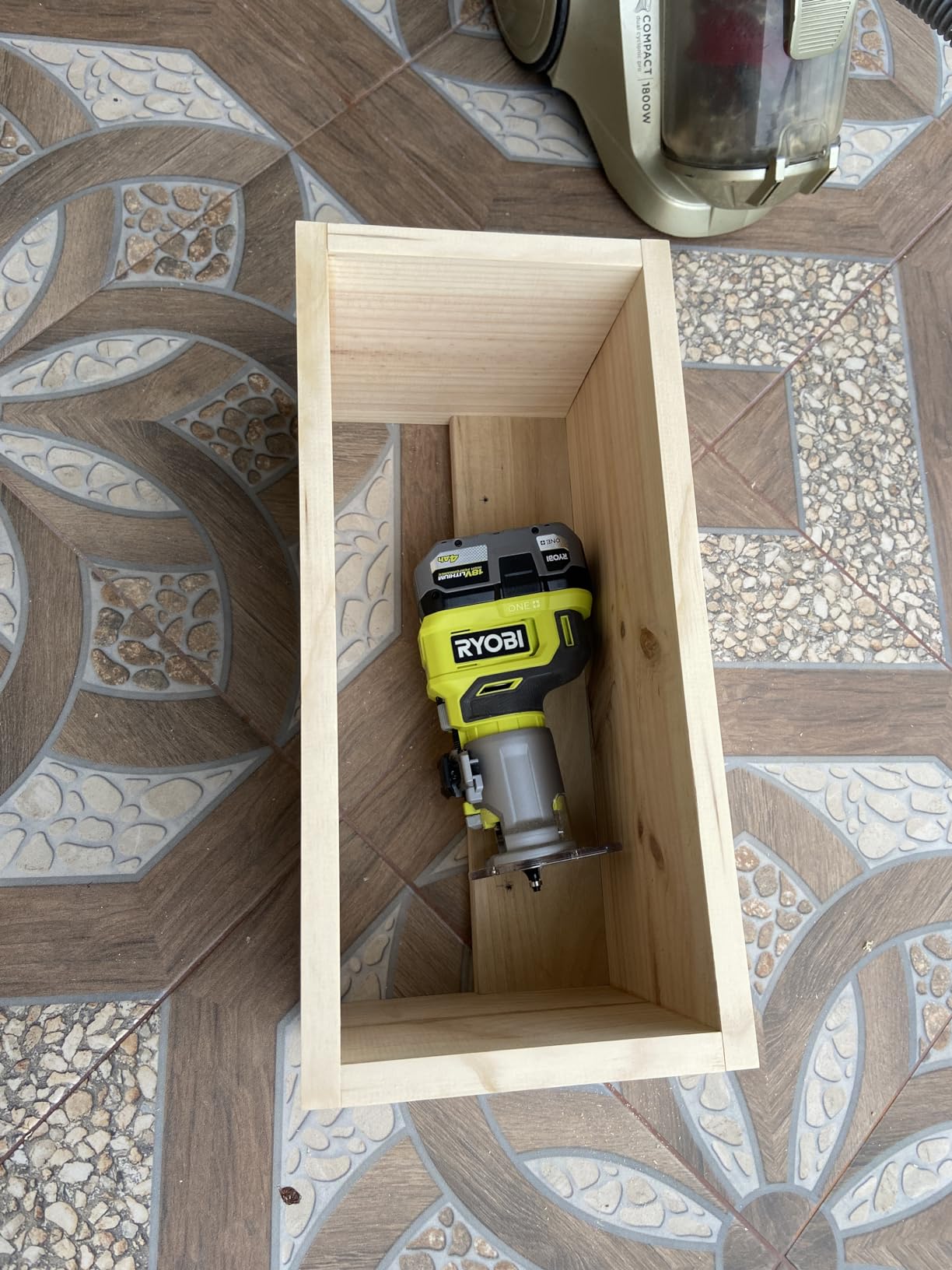 RYOBI ONE+ 18V Cordless Compact Fixed Base Router Tool Only (Battery Not Included) - PCL424B customer photo 1