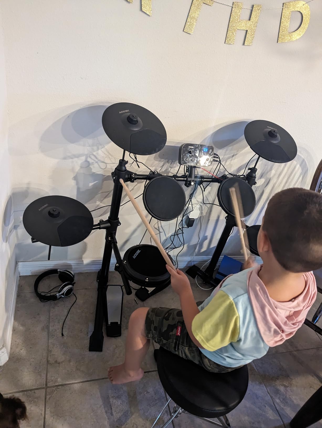 AODSK Electric Drum Set for Beginner with 150 Sounds, 4 Quiet Drum Pads, 2 Pedal, Throne, Sticks, Electronic Drum with Headphone, AED-400 customer photo 2