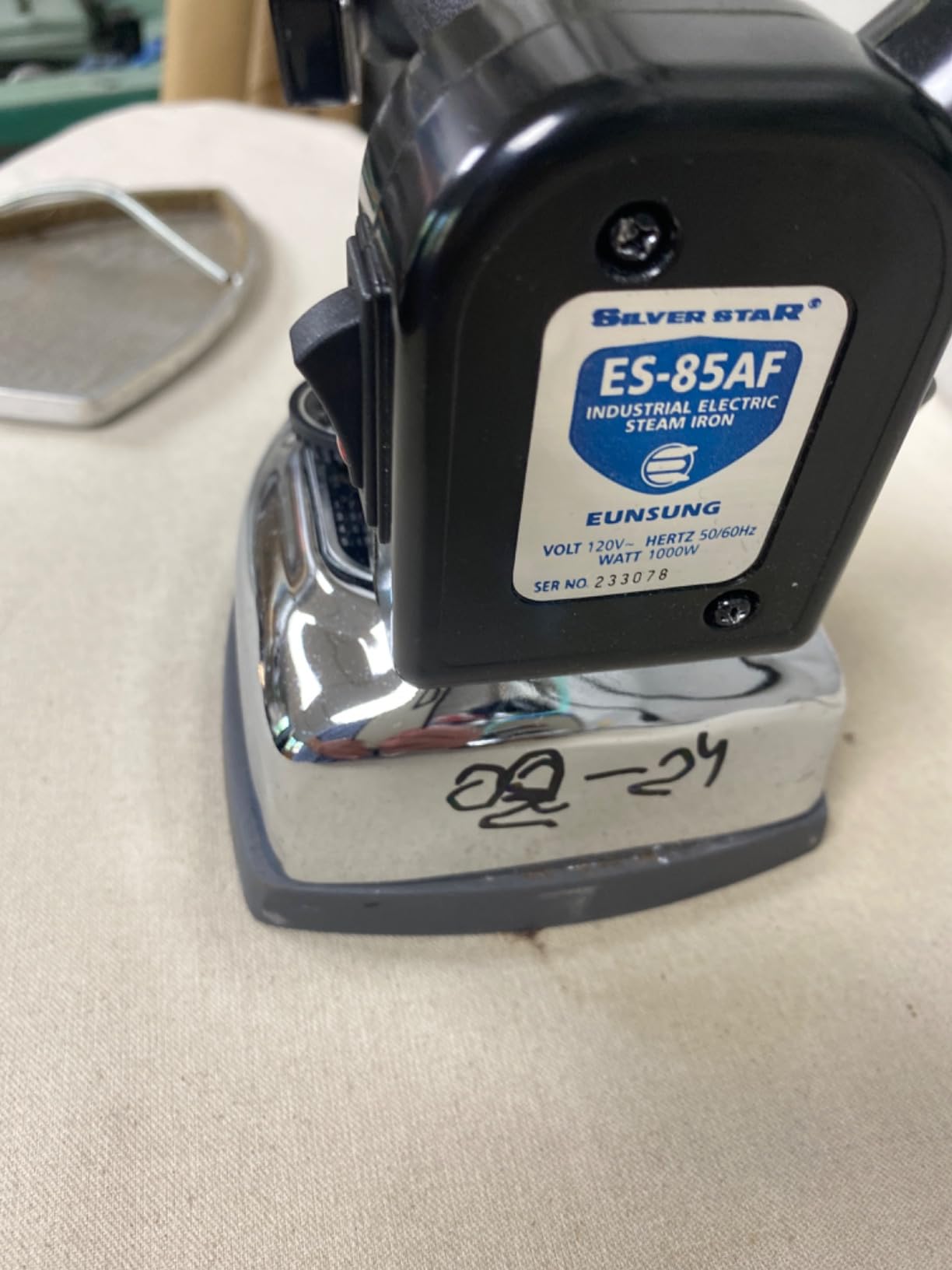 Silver Star ES-85AF Steam Iron - 110 Volt Gravity Fed Hanging Bottle Clothes Iron with Non-Stick Laminate Sole Plate, Demineralizer Cartridge, Silicon Iron Rest & Hardware customer photo 1