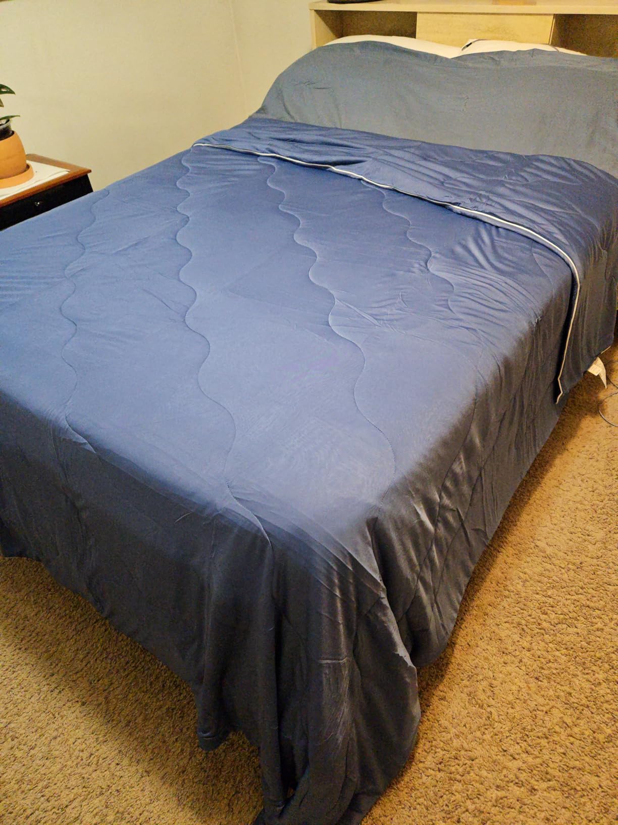 EASELAND Cooling Comforter Queen, Upgraded Double-Sided Q-MAX 0.45+ | Cooling Blanket for Hot Sleepers & Night Sweats, Breathable & Lightweight Summer Comforter, Gray, 90x90 customer photo 1