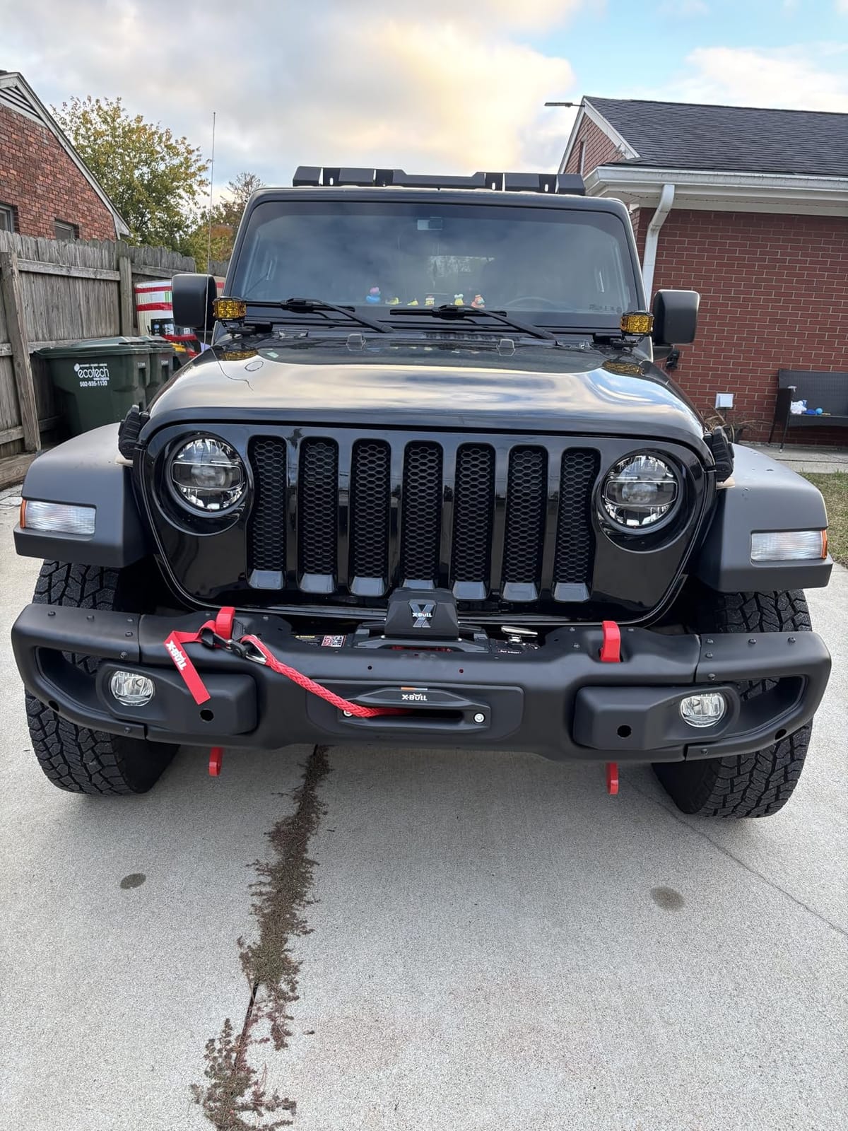 X-BULL Winch-10000 lb. Load Capacity Electric Winch Kit -12V Synthetic Rope Winch,Waterproof IP67 Electric Winch with Hawse Fairlead, with Wireless Handheld Remote and Corded Control Recovery customer photo 2