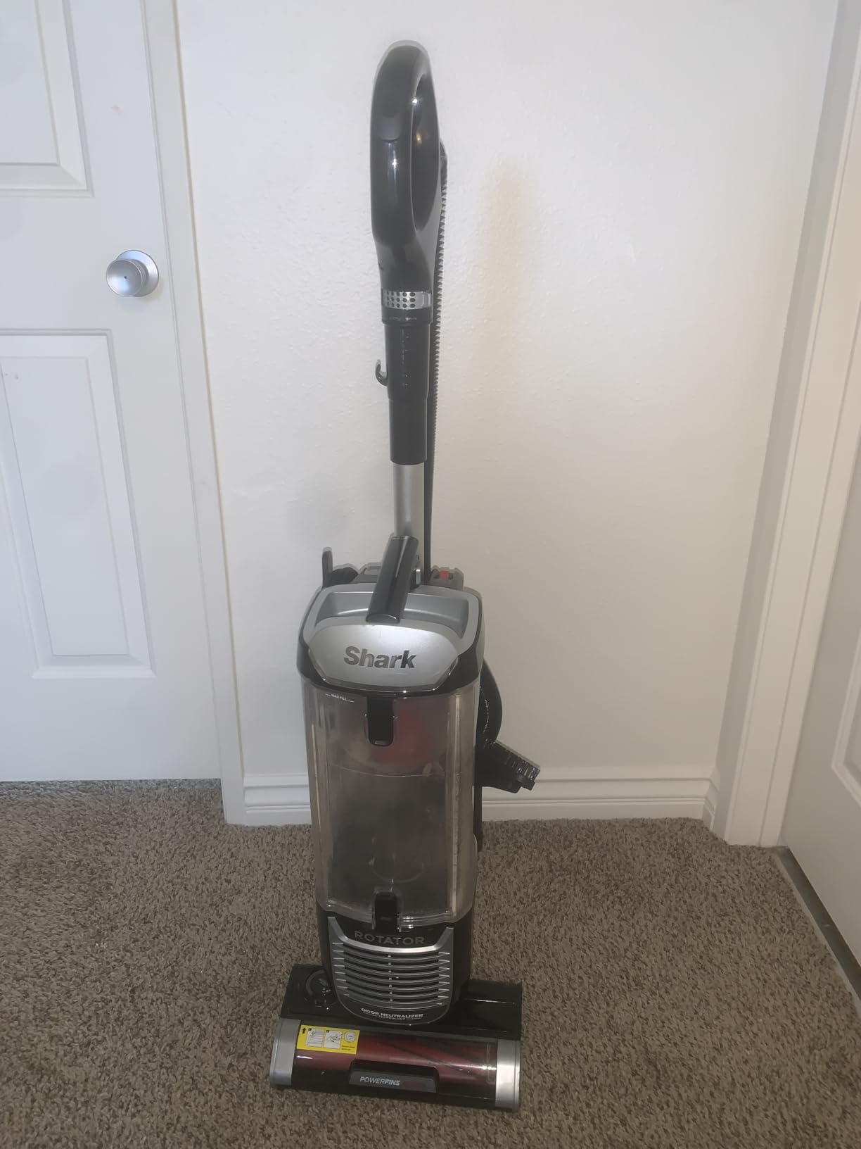 Shark ZU102 Rotator Pet Upright Vacuum with PowerFins HairPro & Odor Neutralizer Technology, Charcoal, 2.9 L Dust Cup | PowerFins HairPro, Odor Neutralizer, HEPA Seal, 3XL Dust Cup, 12-Ft Reach, Swivel Steering, Crevice and Pet Tool customer photo 2