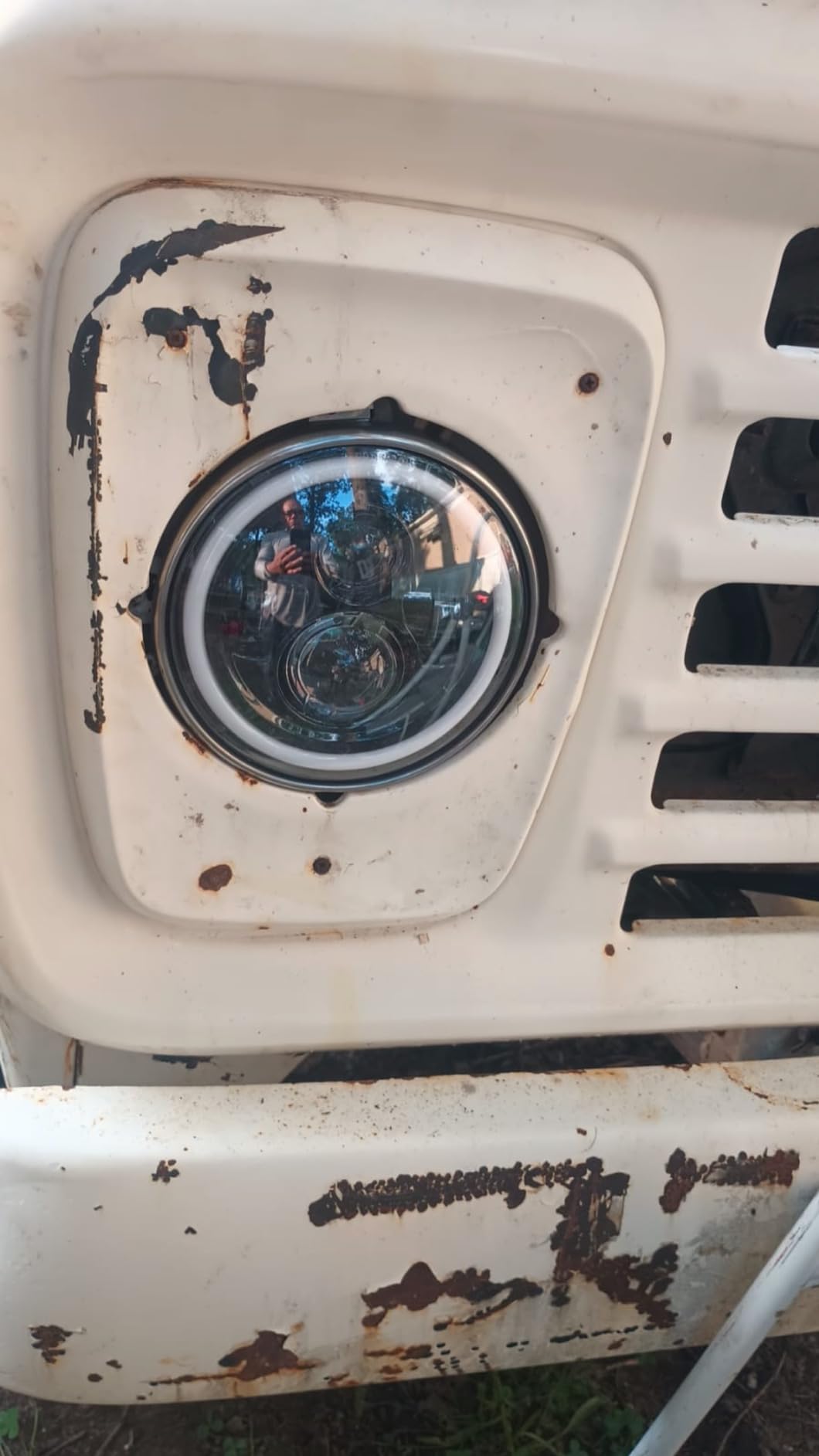 Headlight Retaining Ring Driver or Passenger Side For 1967-1977 Ford F-100 Pickup Truck customer photo 1