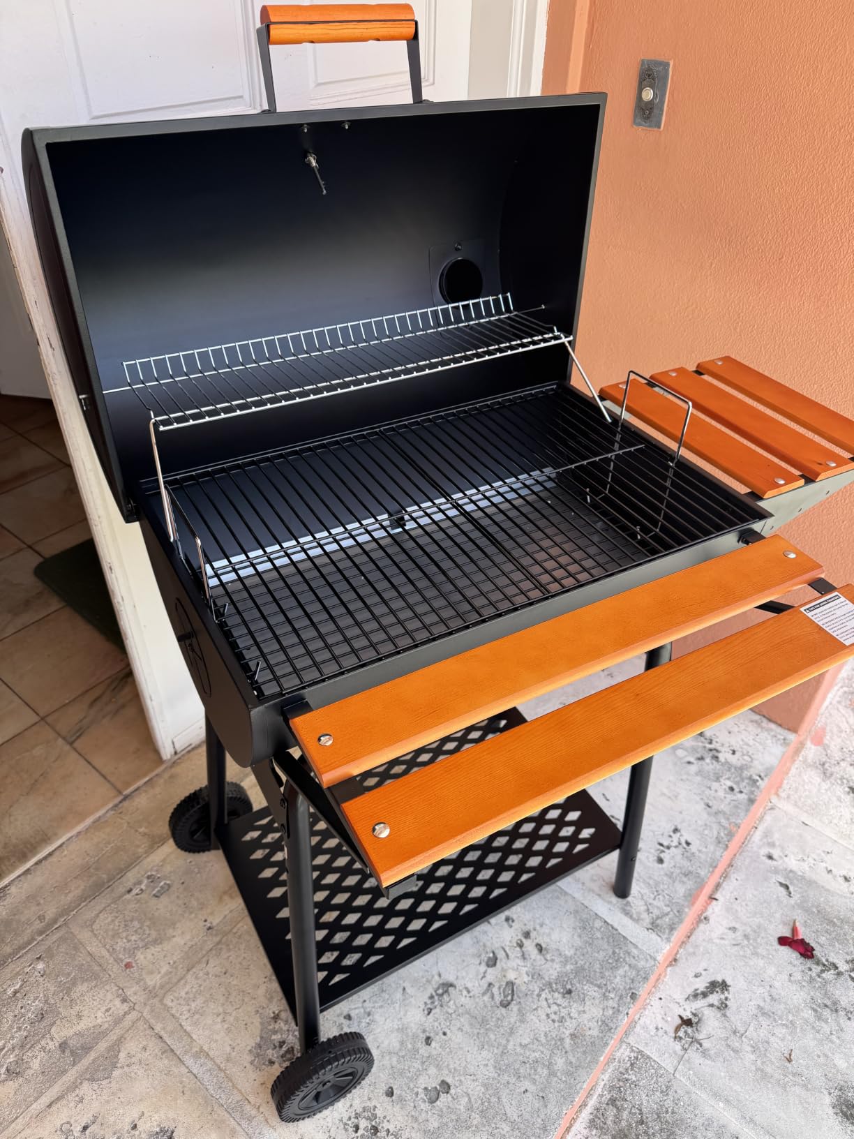Royal Gourmet CC1830V 30 Barrel Charcoal Grill with Side Front Table | Wood-Painted Table, 627 Square Inches Cooking Space, Outdoor BBQ Grill for Outdoor Backyard, Patio and Parties, Black customer photo 2