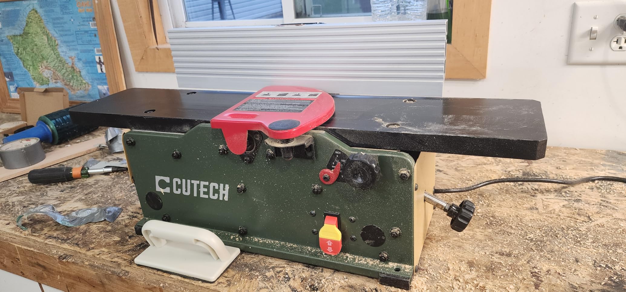 Cutech 40160HB 6-Inch Spiral Cutterhead Benchtop Jointer with Teflon-Coated Aluminum Tables, 12 TC Inserts, 19-5/8