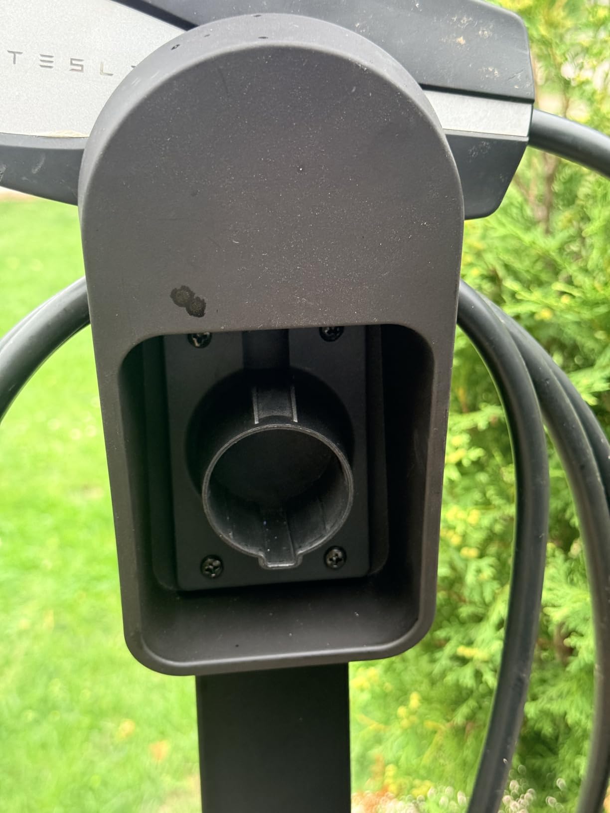 VIVO Outdoor EV Charging Stand, Weather Protection Hood, Pedestal for Charging Station, Floor Mounted, All Weather, Electric Vehicle Pile, Stainless Steel, Black, STAND-EV01C customer photo 2