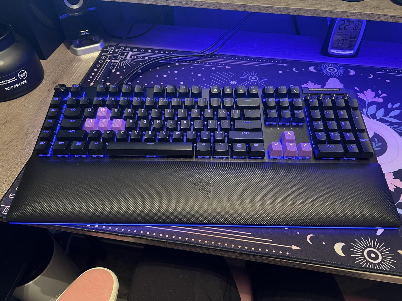 Razer BlackWidow V4 Pro Wired Mechanical Gaming Keyboard, Yellow Switches | Linear & Silent Switches, Doubleshot ABS Keycaps, Command Dial, 8 Dedicated Macro Keys, Chroma RGB, Snap Tap, Wrist Rest customer photo 2