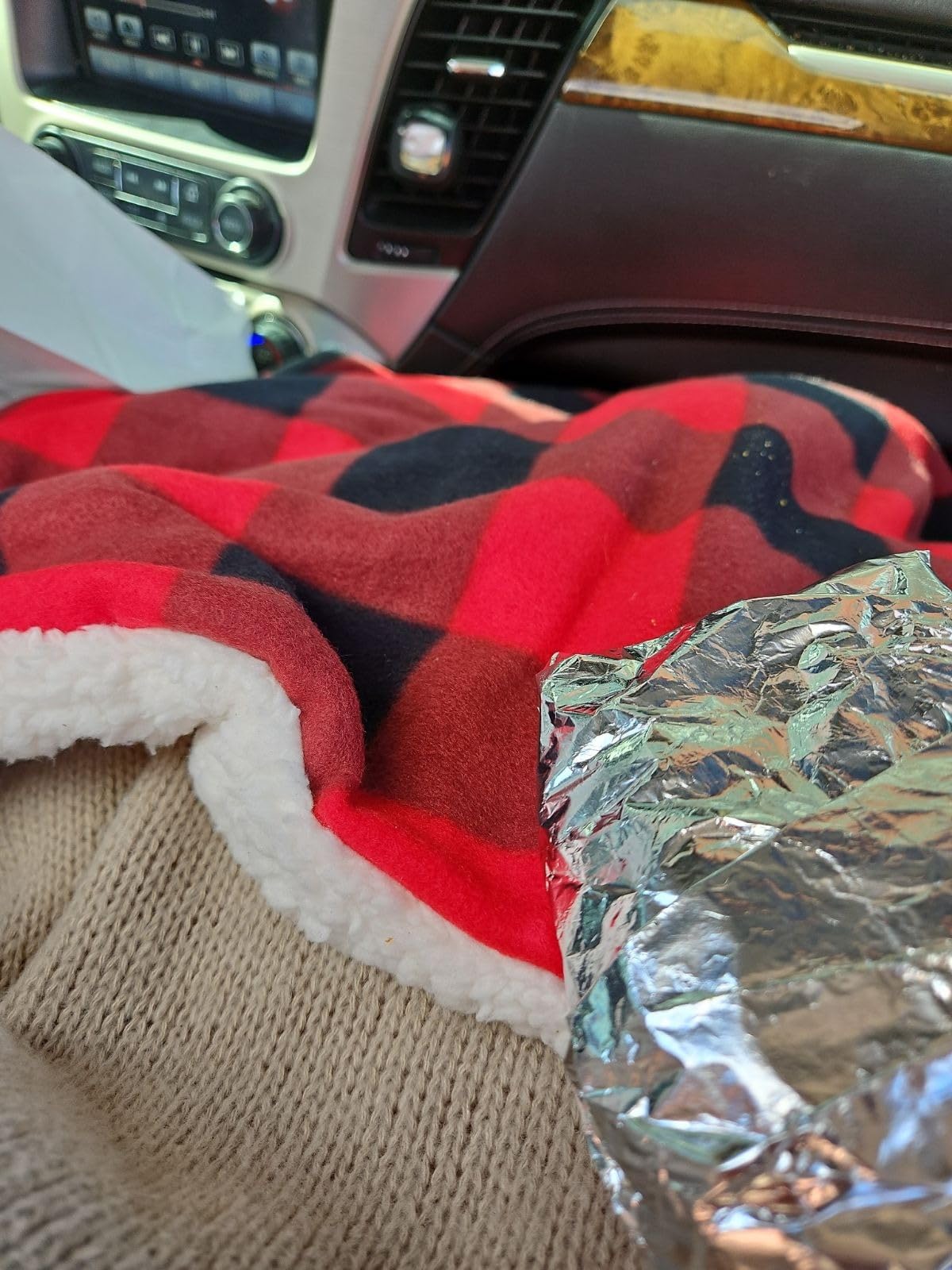 Sealy 12-Volt Heated Car Blanket, 2 USB Output Ports, 59