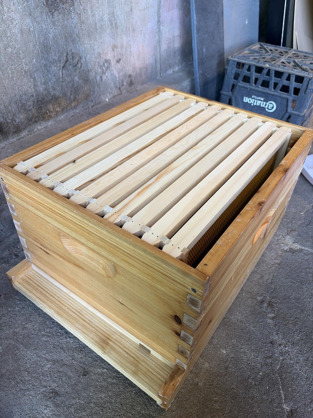 VINGLI 10 Frame Langstroth Beehive Starter Kit, Beeswax Coated 2 Layer Complete Bee Hive, 1 Deep Brood Box & 1 Medium Super Box with Frames and Waxed Foundations for Beekeepers customer photo 1